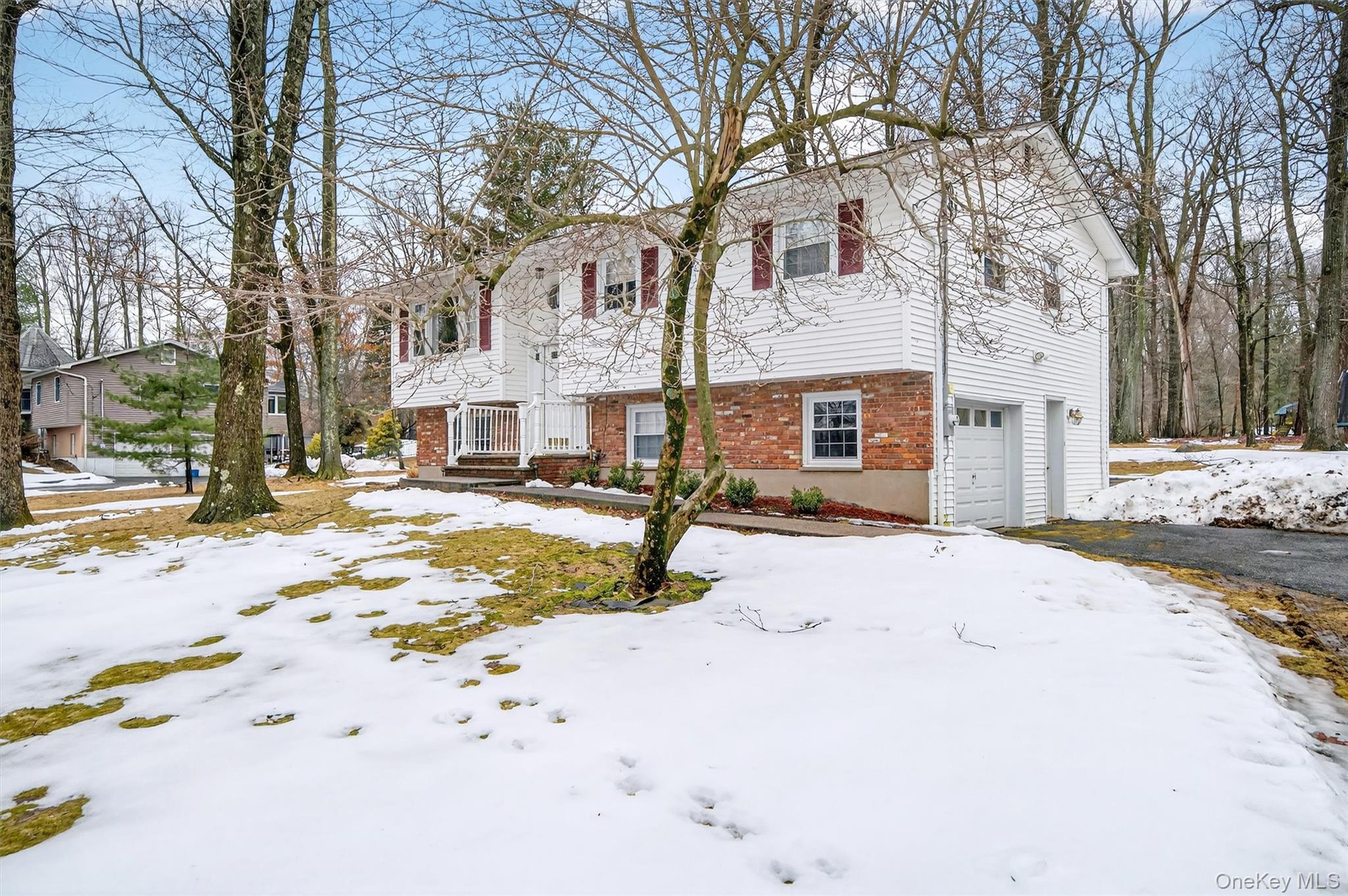 9 Eros Drive Property Photo 4