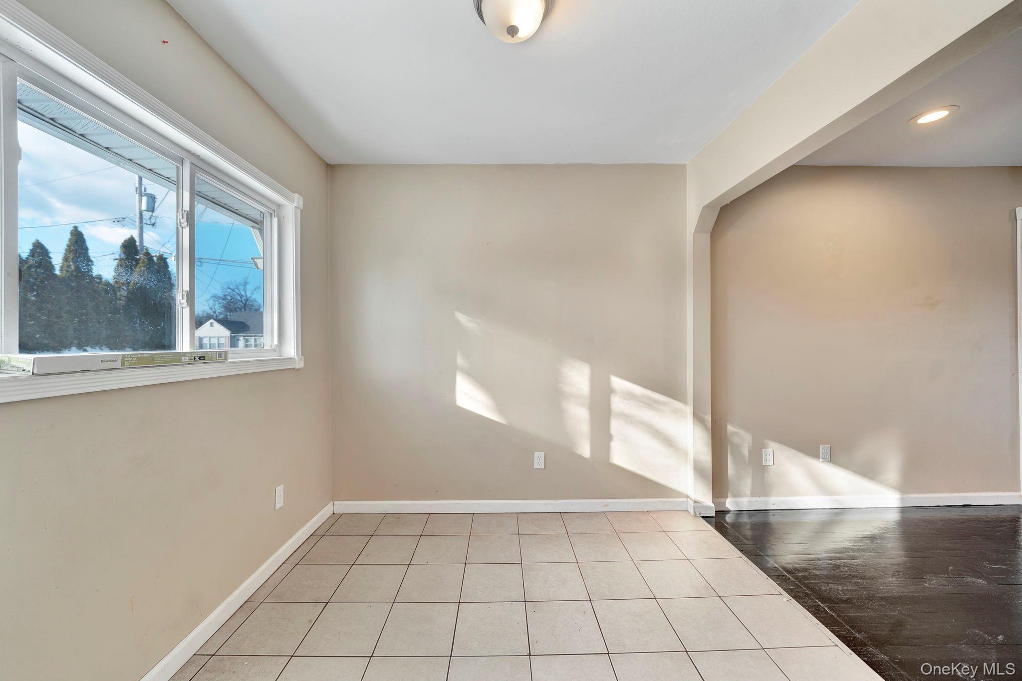 266 Ronkonkoma Avenue Property Photo 10