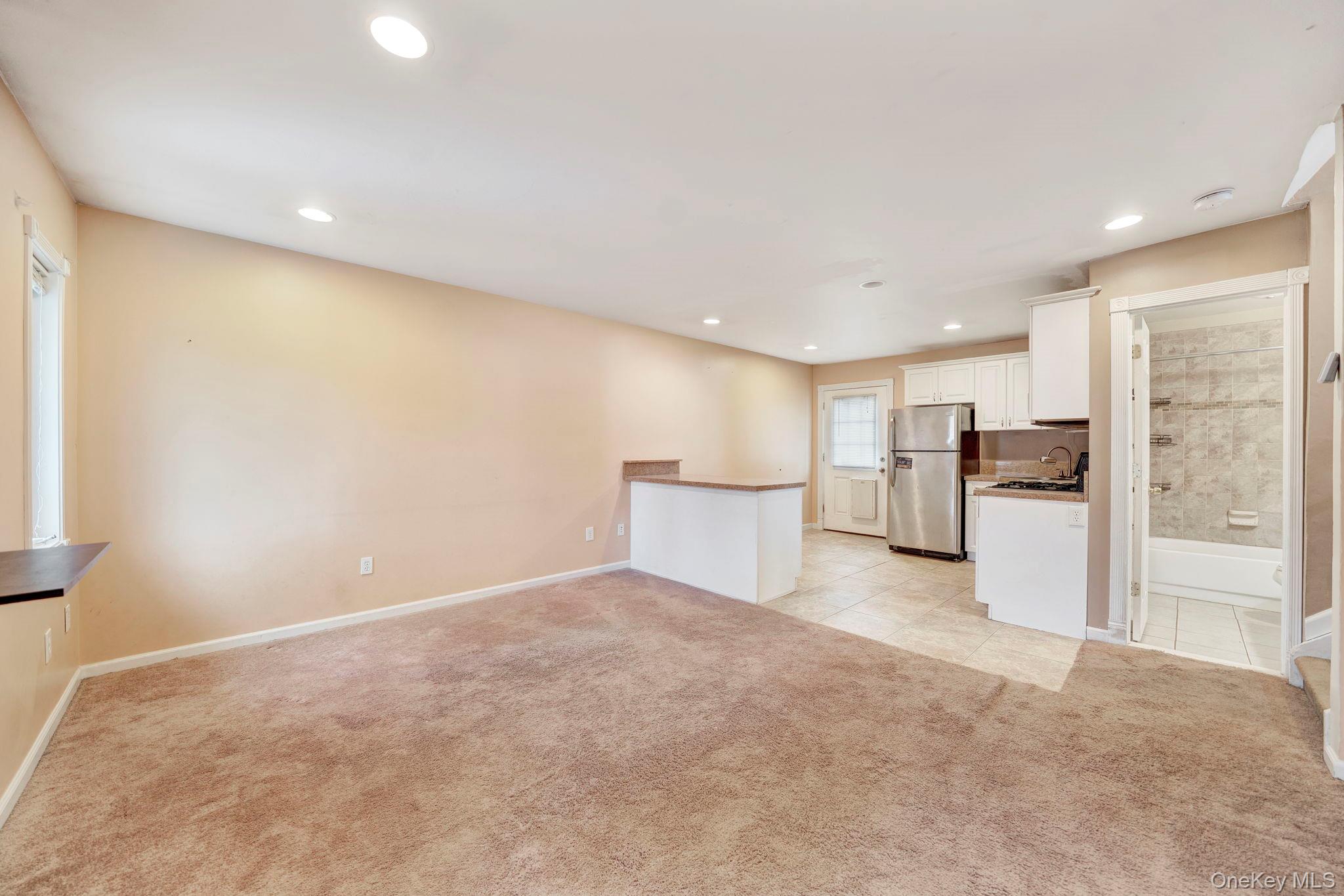 266 Ronkonkoma Avenue Property Photo 19