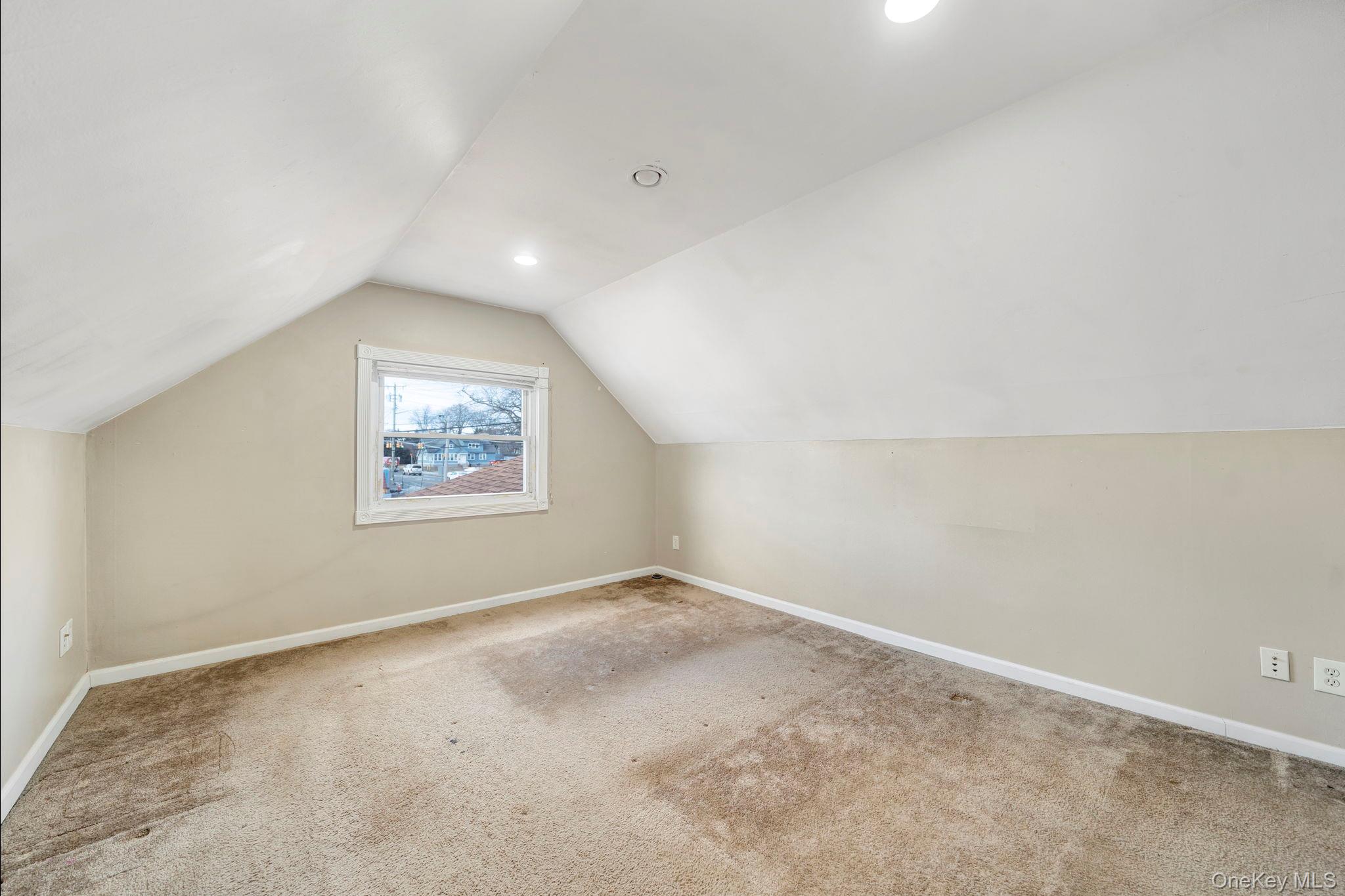266 Ronkonkoma Avenue Property Photo 25