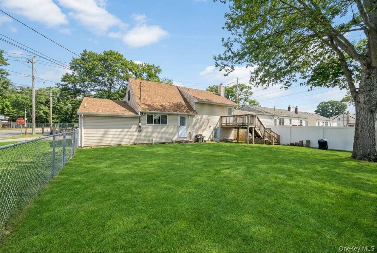 266 Ronkonkoma Avenue Property Photo 26