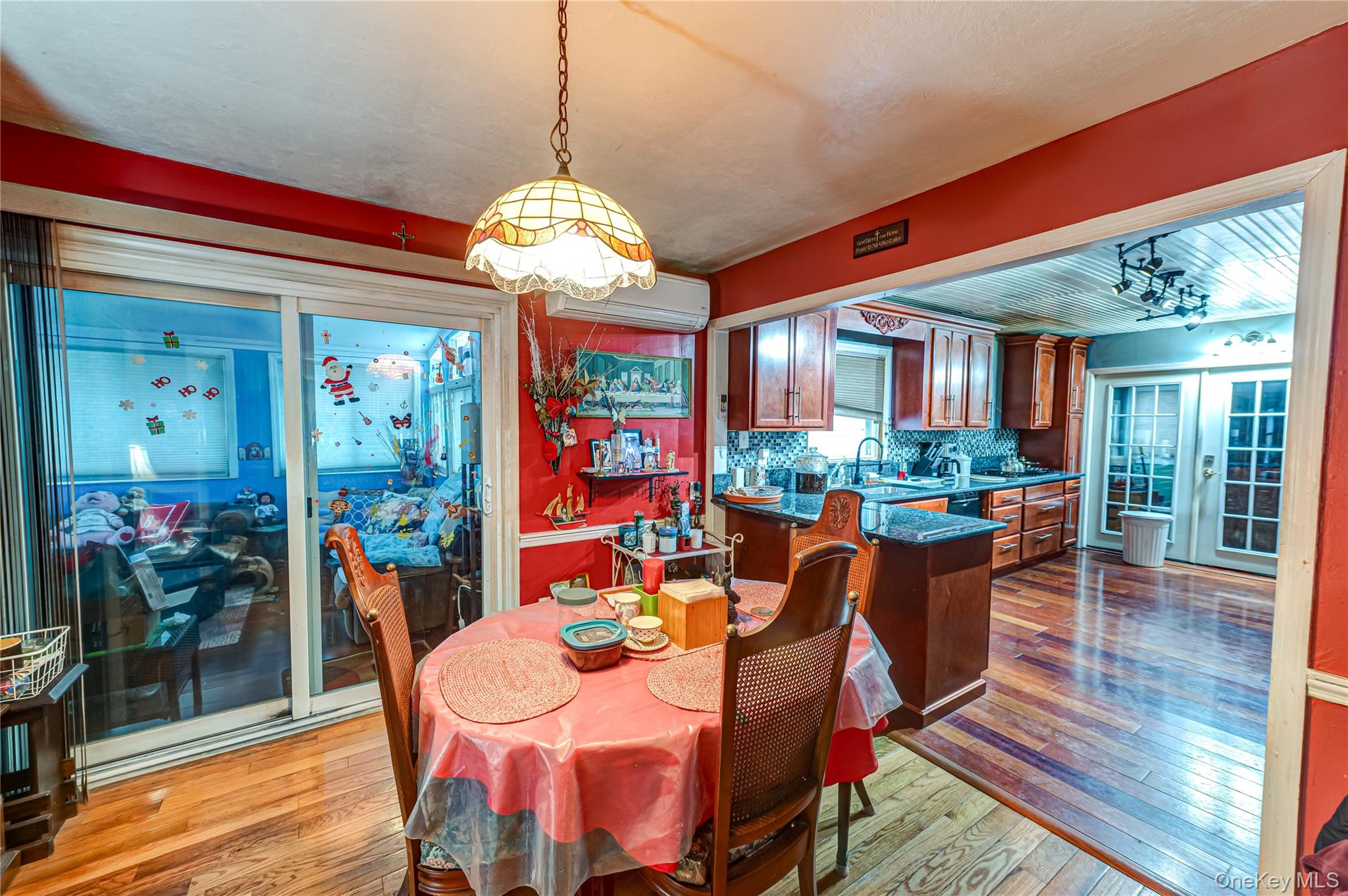 2316 Harrison Avenue Property Photo 4