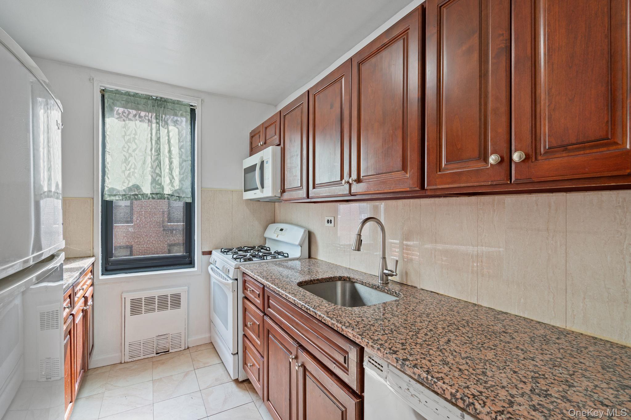 139-15 83rd Avenue 506 Property Photo 6