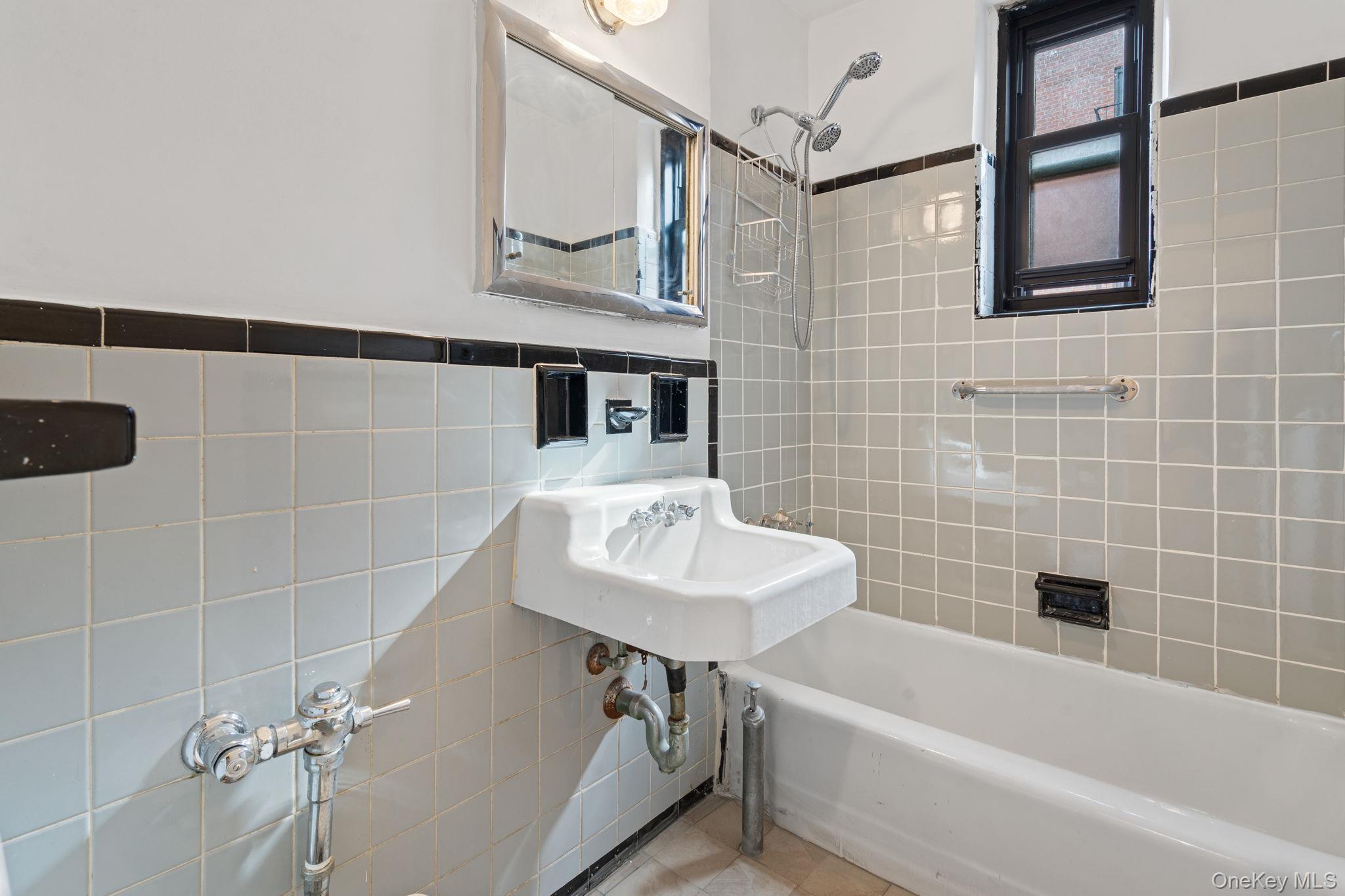 139-15 83rd Avenue 506 Property Photo 9