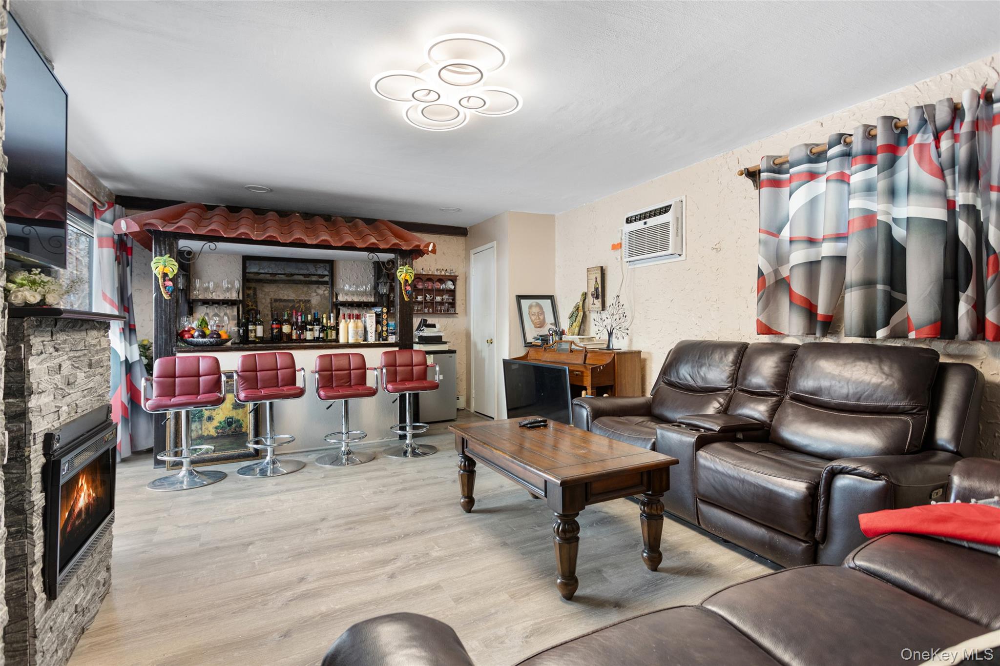 6 Merrick Lane Property Photo 15
