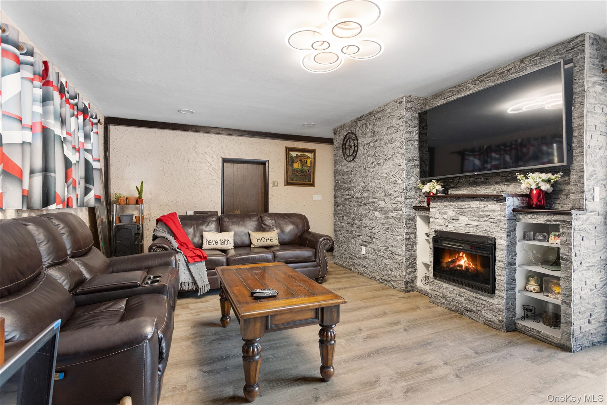 6 Merrick Lane Property Photo 17