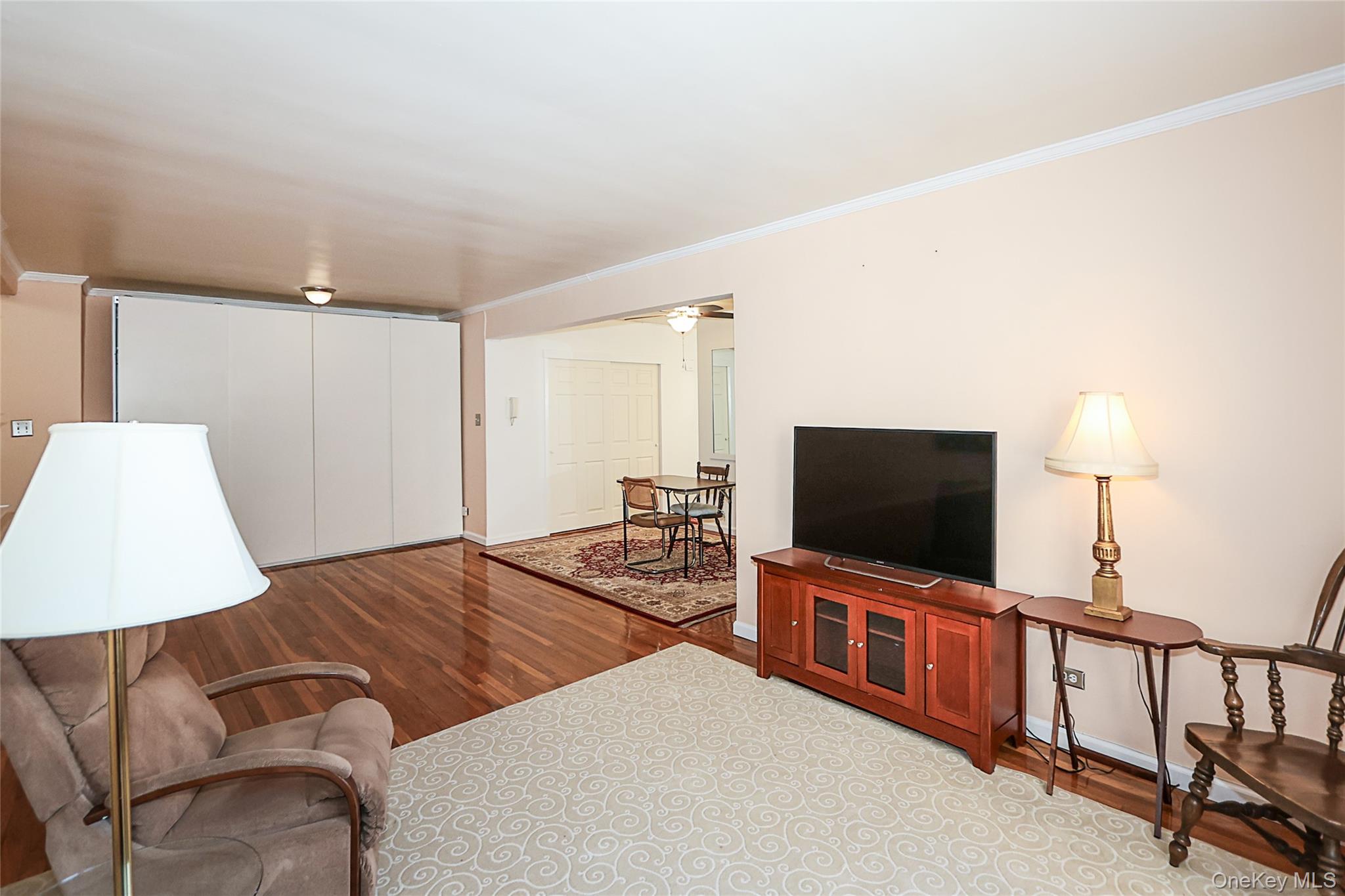 224-24 Union Turnpike 4h Property Photo 4