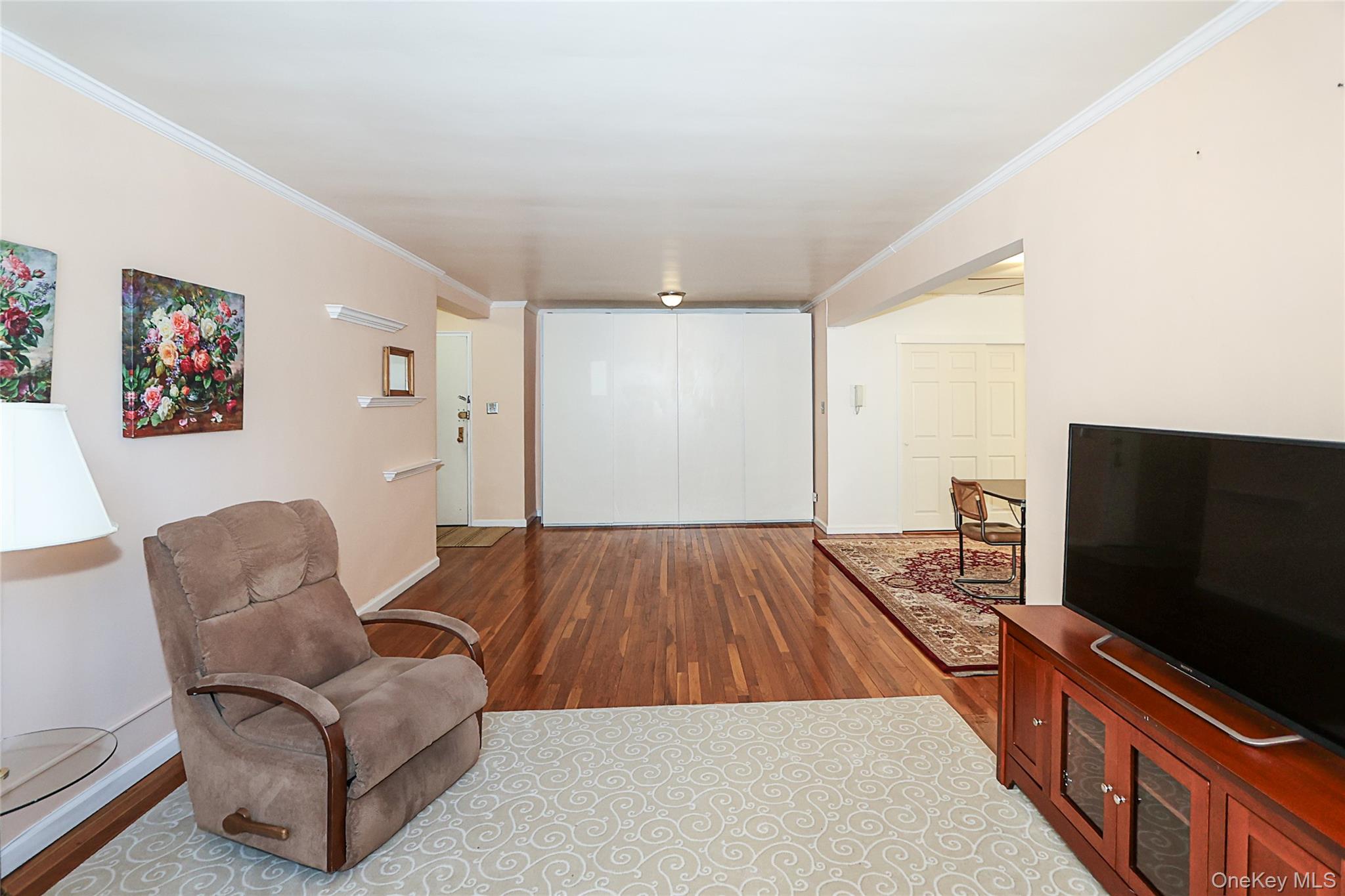 224-24 Union Turnpike 4h Property Photo 5