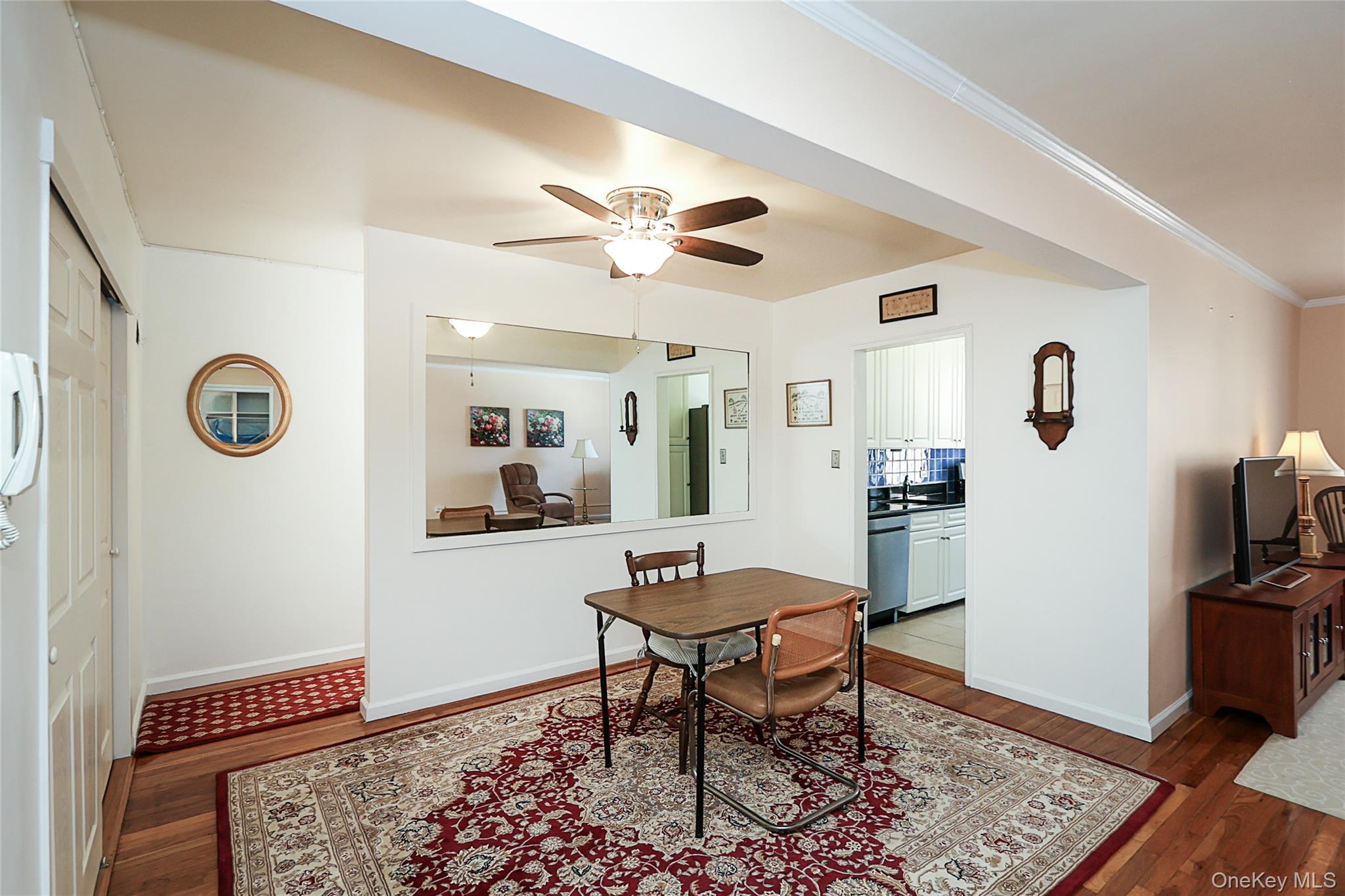 224-24 Union Turnpike 4h Property Photo 6