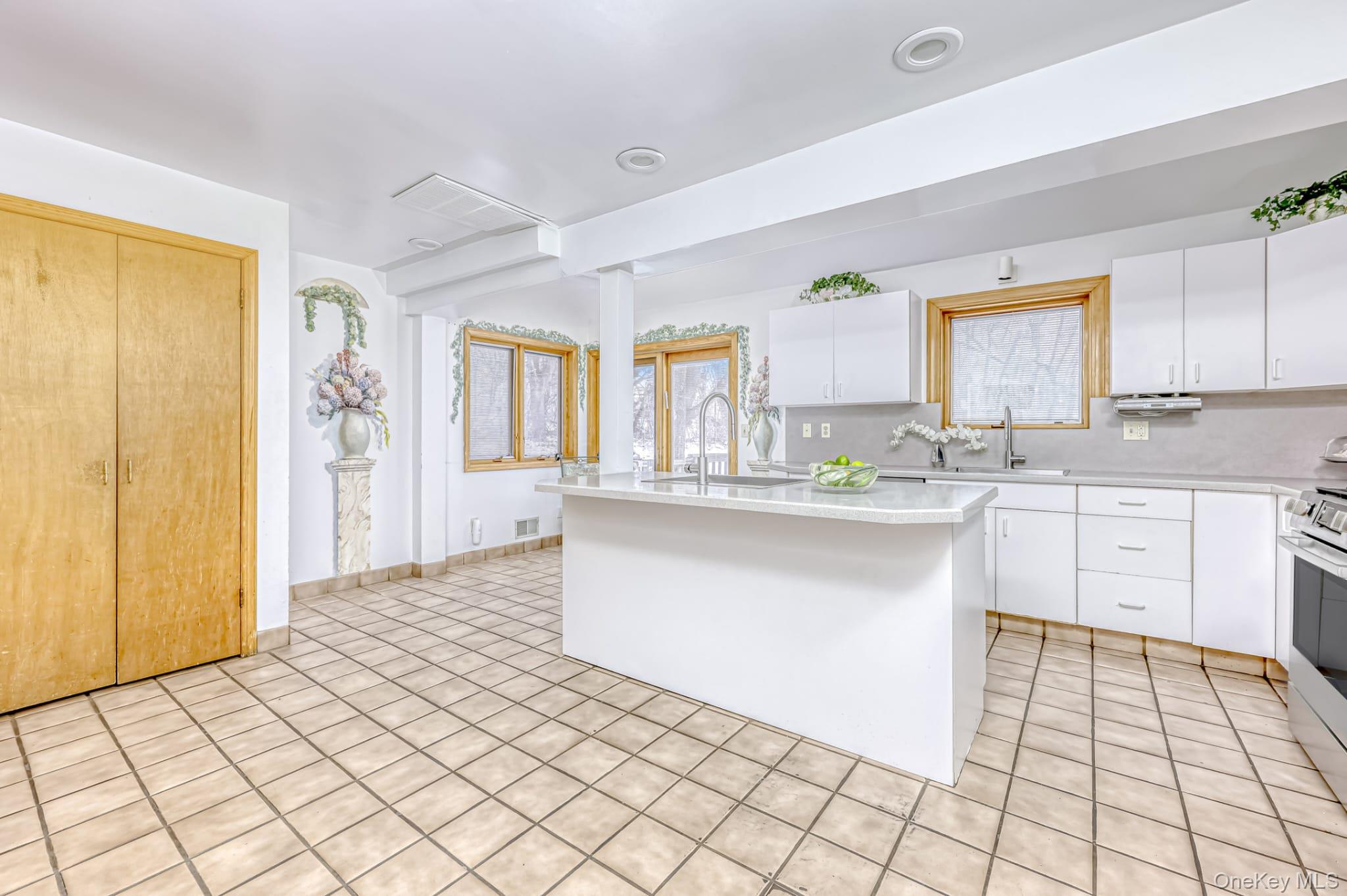 23 S Parker Drive Property Photo 10