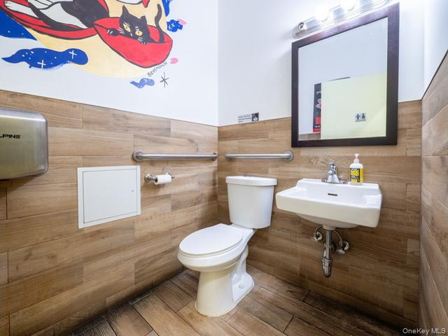 63-28 Roosevelt Avenue Property Photo 10