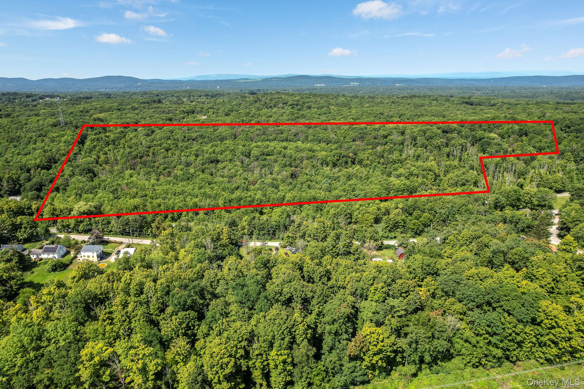 149 S Quaker Lane Property Photo 2