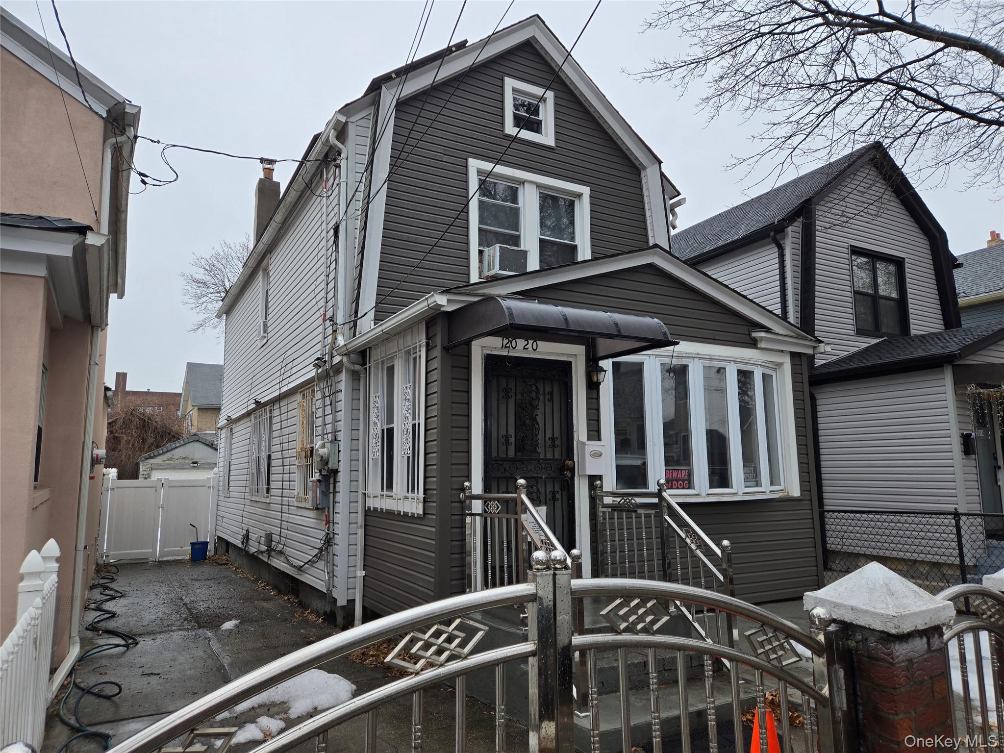 12020 142nd Place Property Photo 2