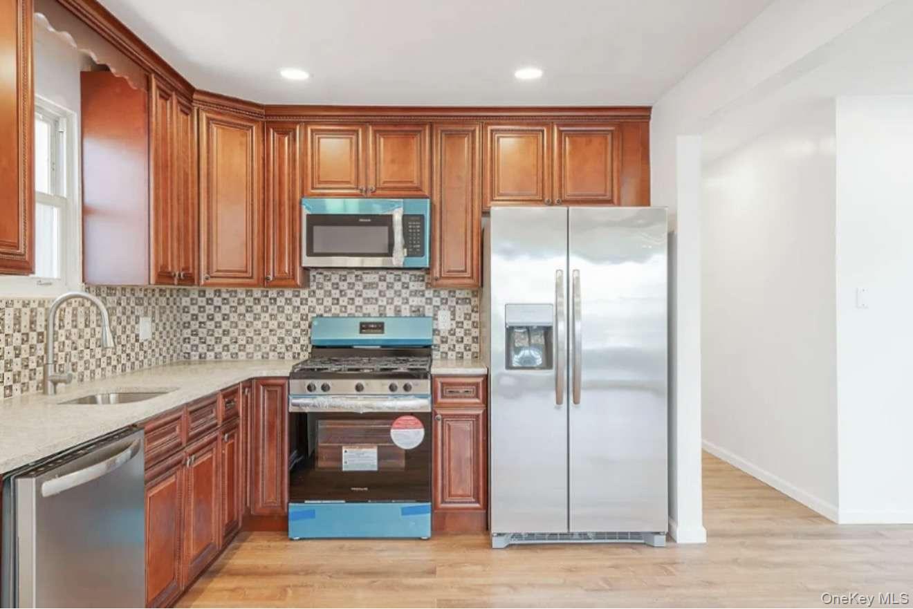 159-40 95th Street Property Photo 4