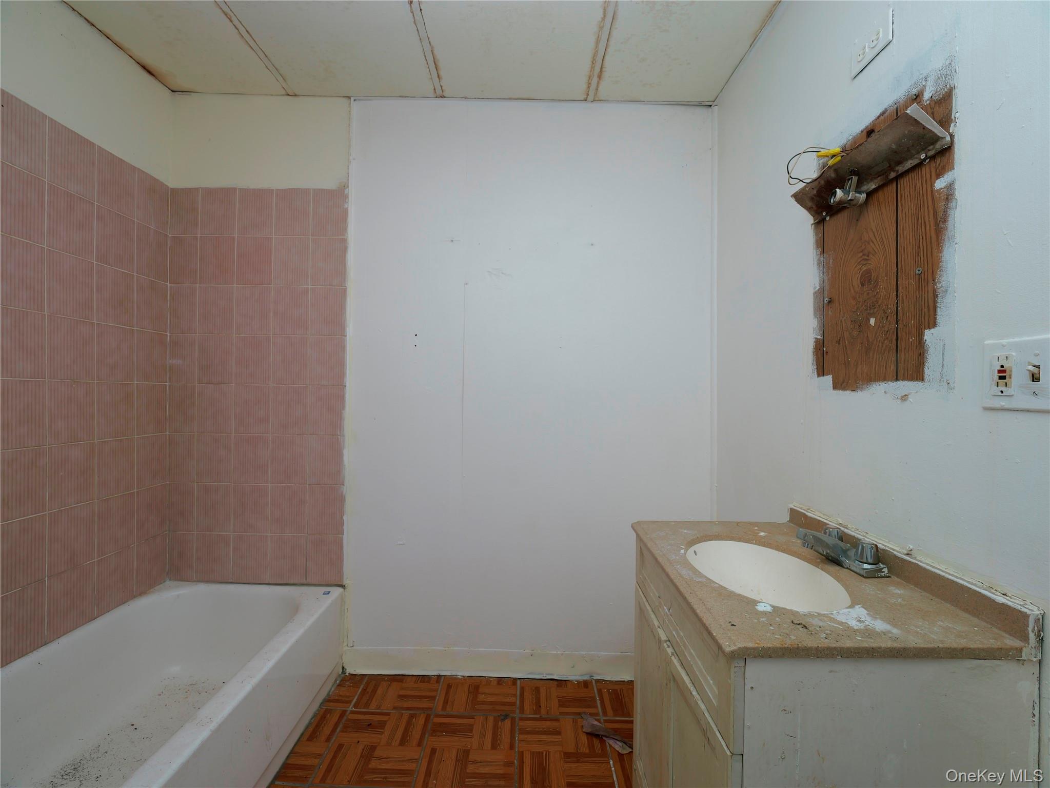 170 Chambers Street Property Photo 28