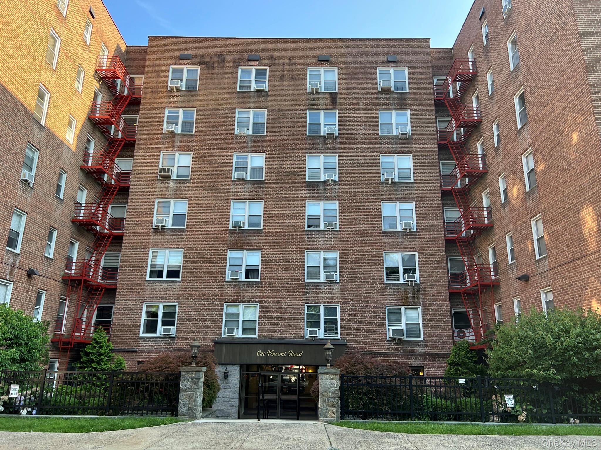1 Vincent Unit 3K Property Photo 1