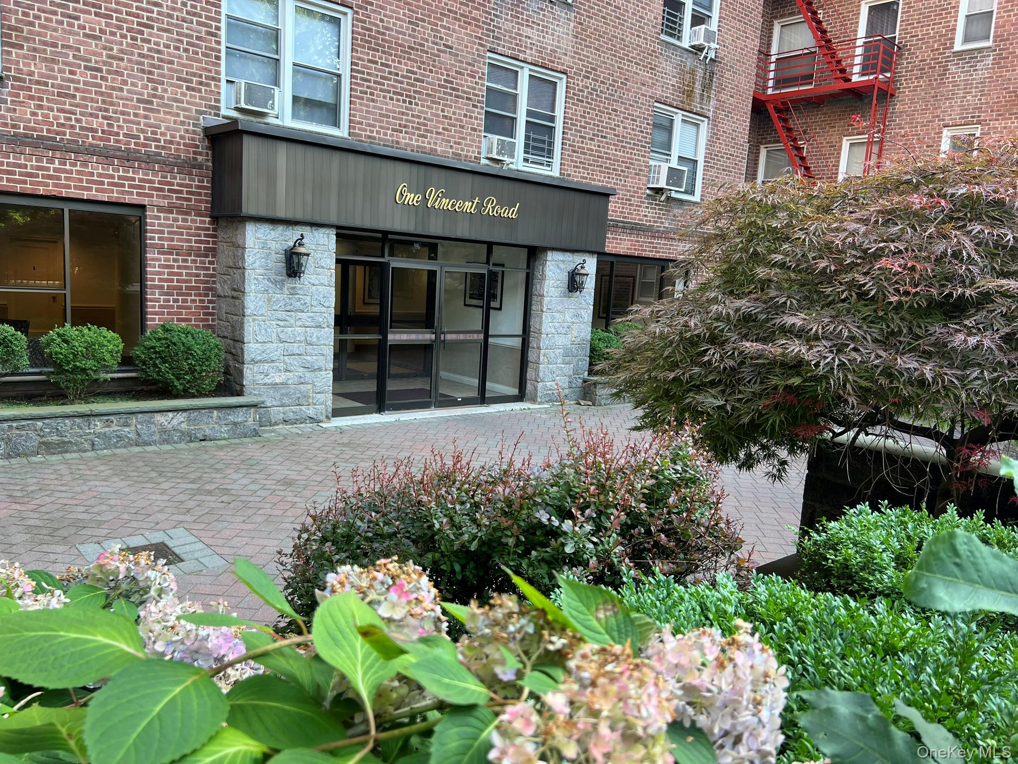 1 Vincent Unit 3k Property Photo 3