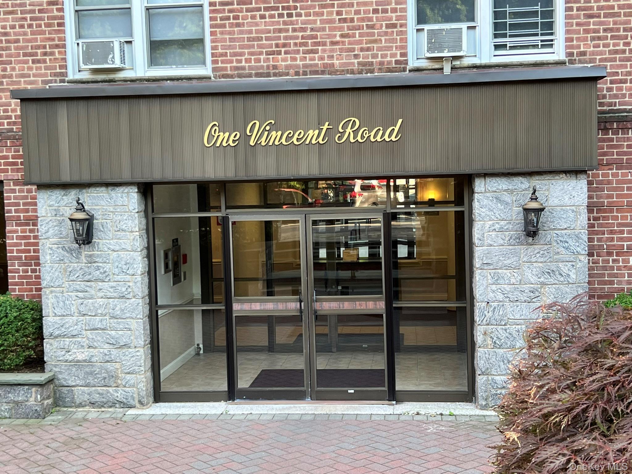 1 Vincent Unit 3k Property Photo 4