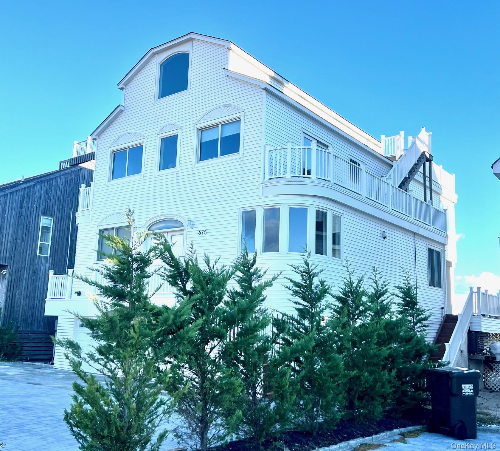 675 Dune Road Property Photo 1