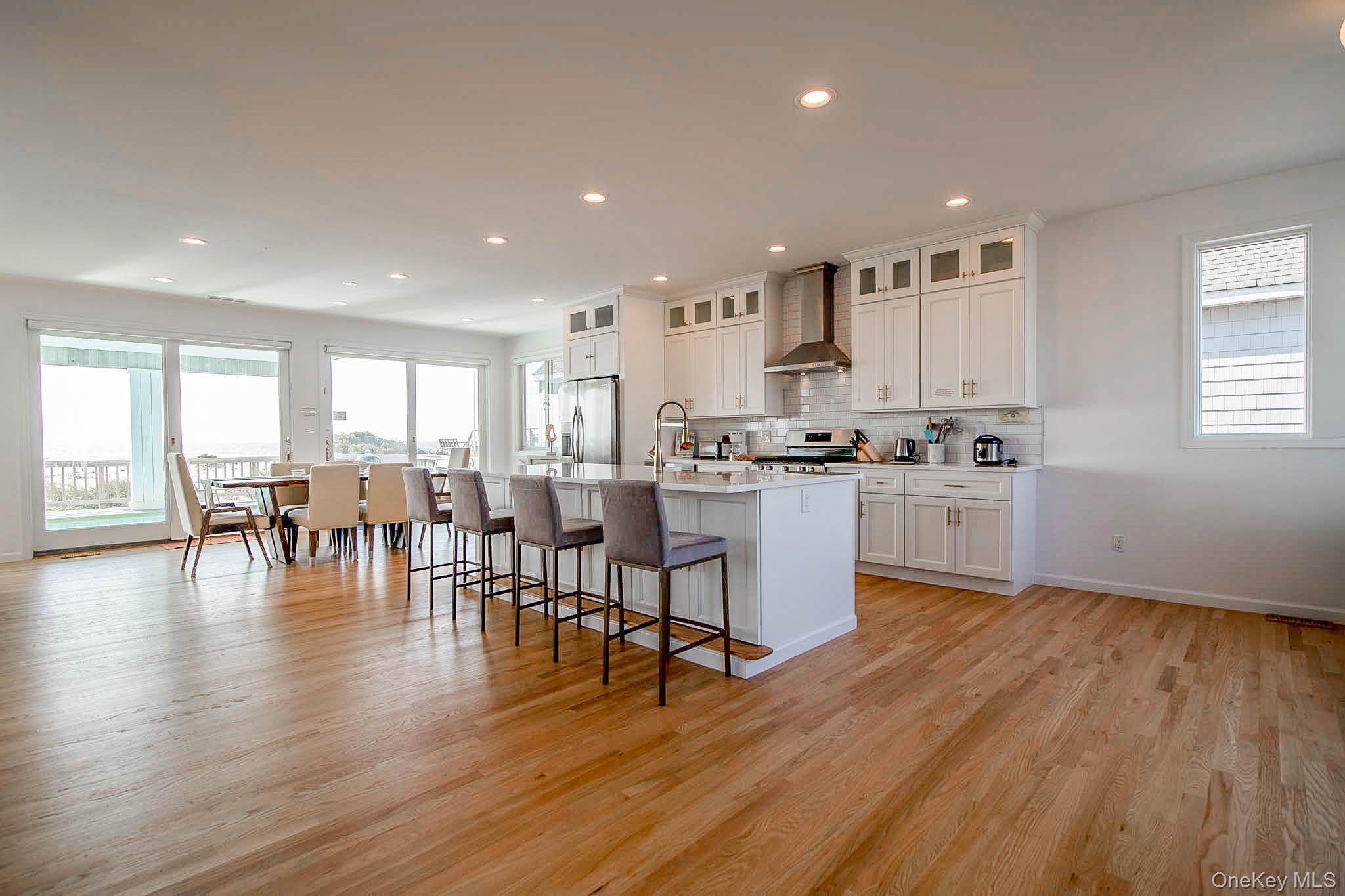 675 Dune Road Property Photo 6