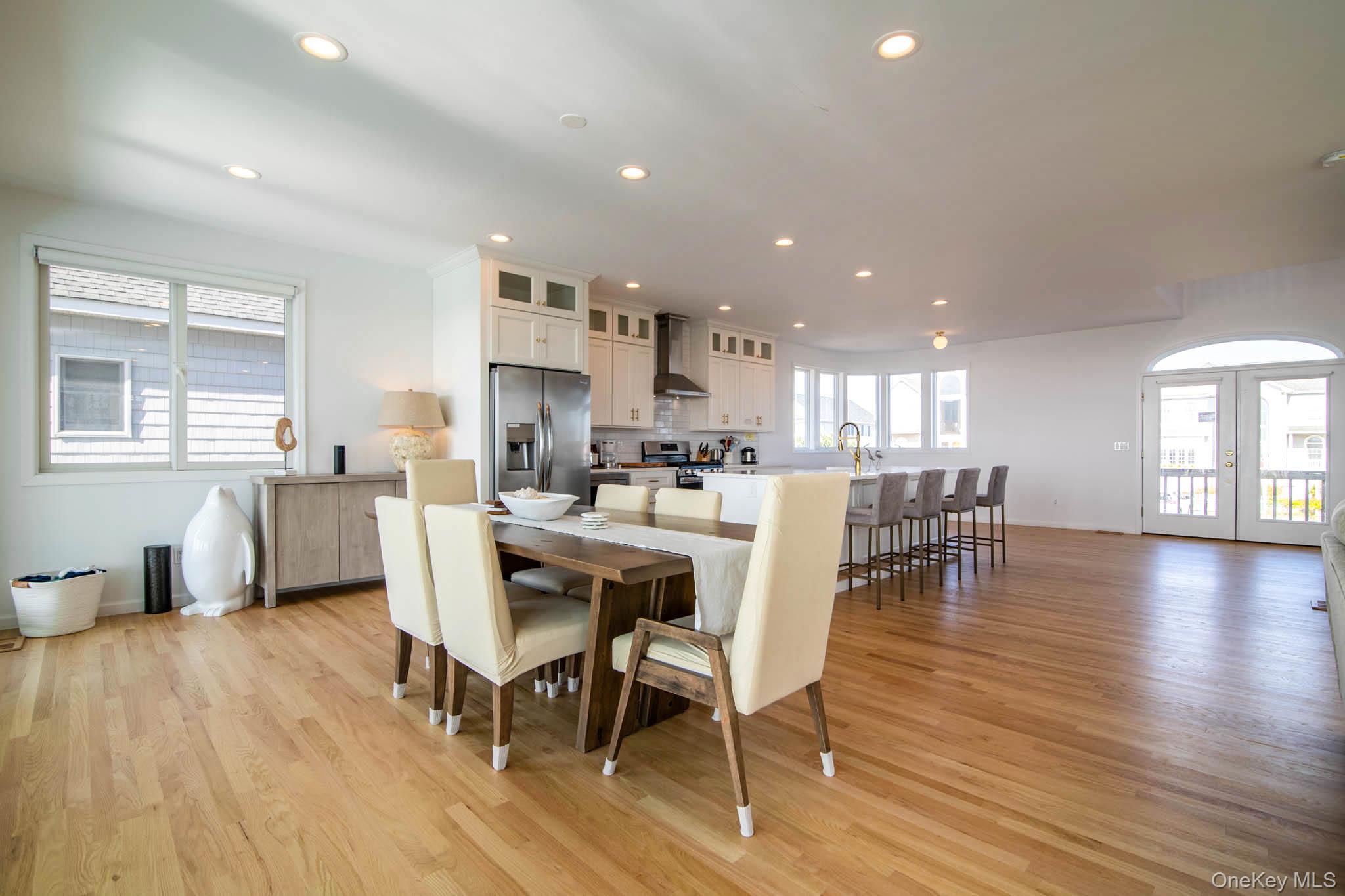 675 Dune Road Property Photo 10