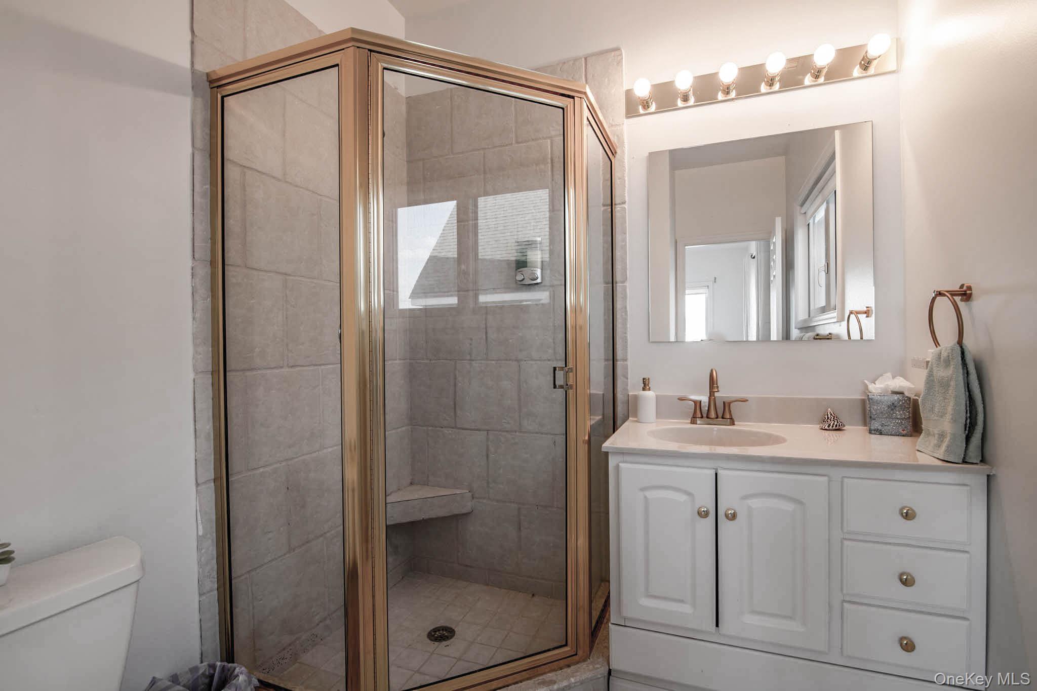 675 Dune Road Property Photo 12