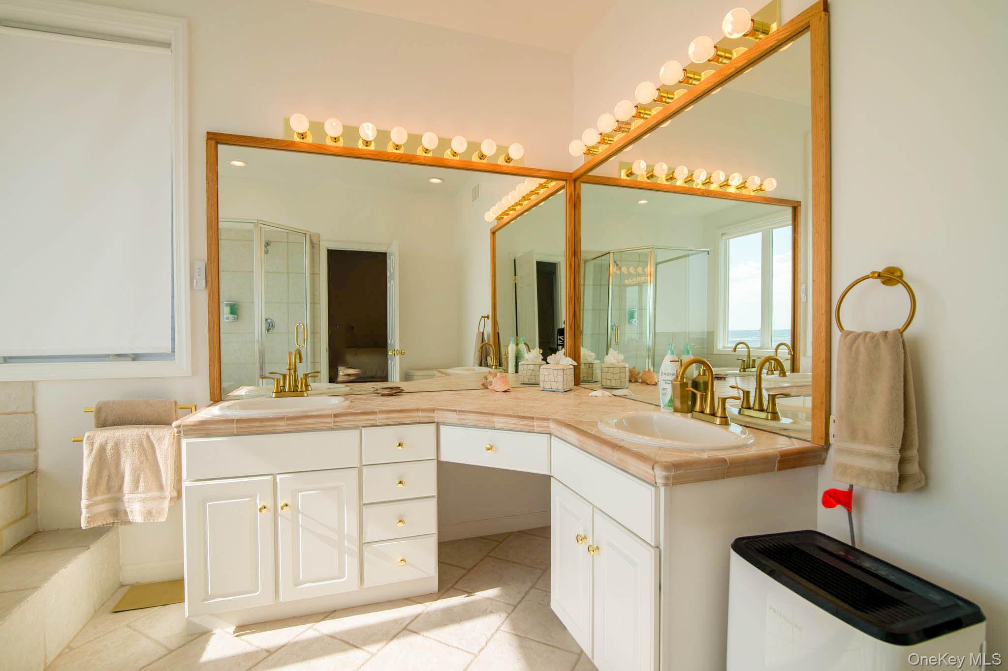 675 Dune Road Property Photo 16
