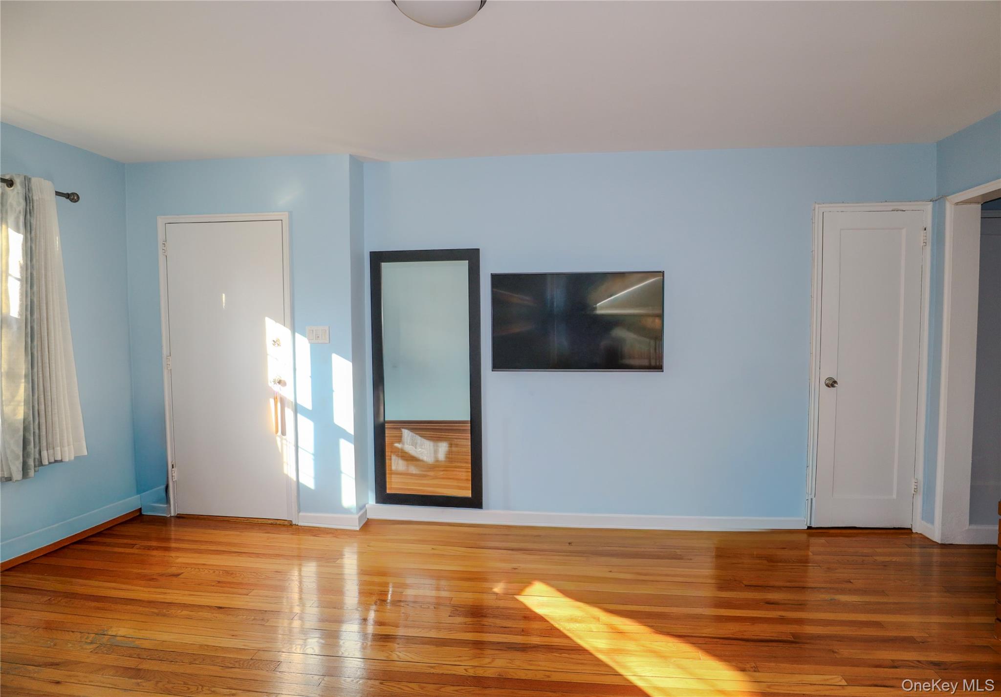 211-07 73 Avenue A Property Photo 5
