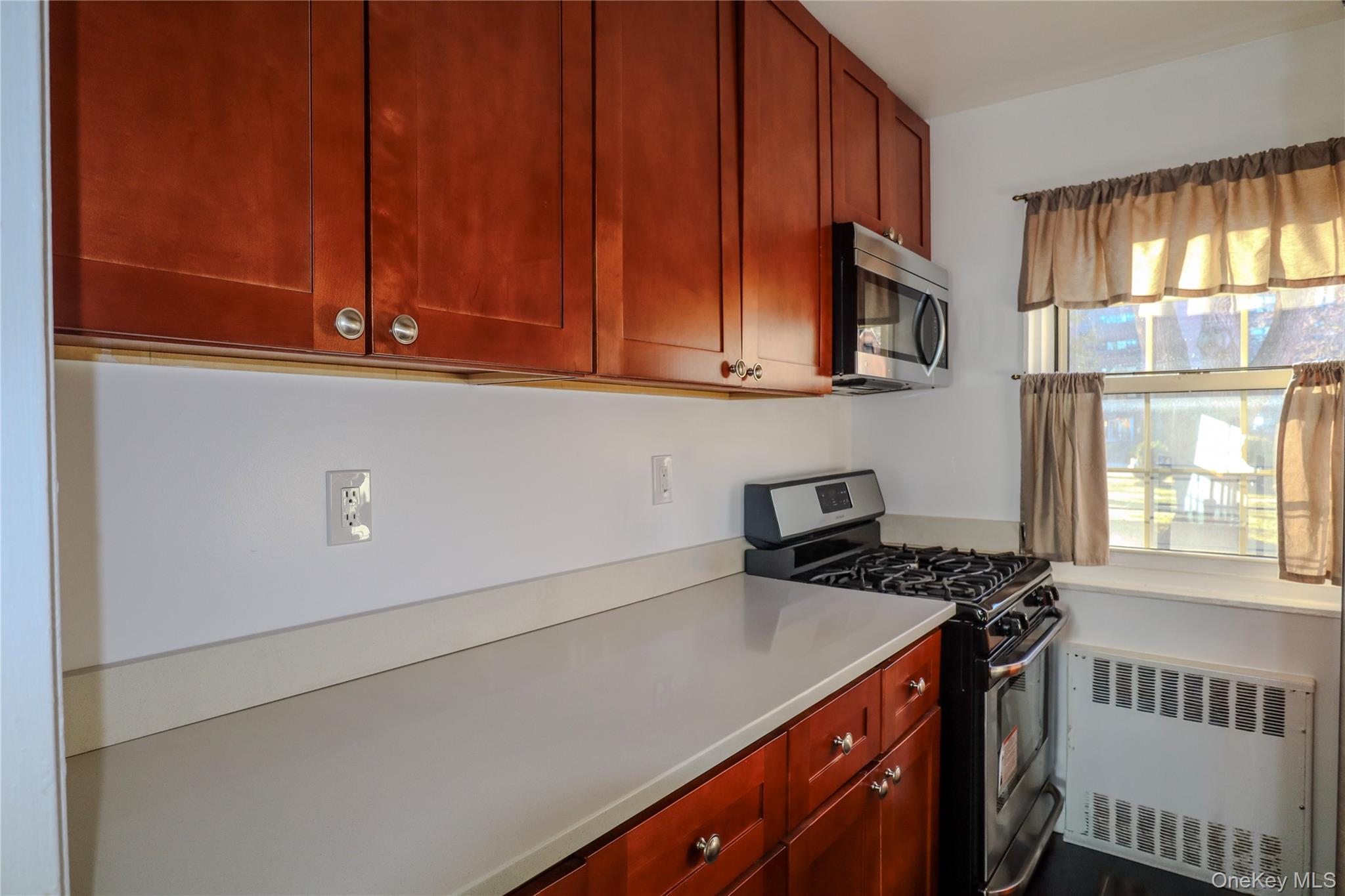 211-07 73 Avenue A Property Photo 8