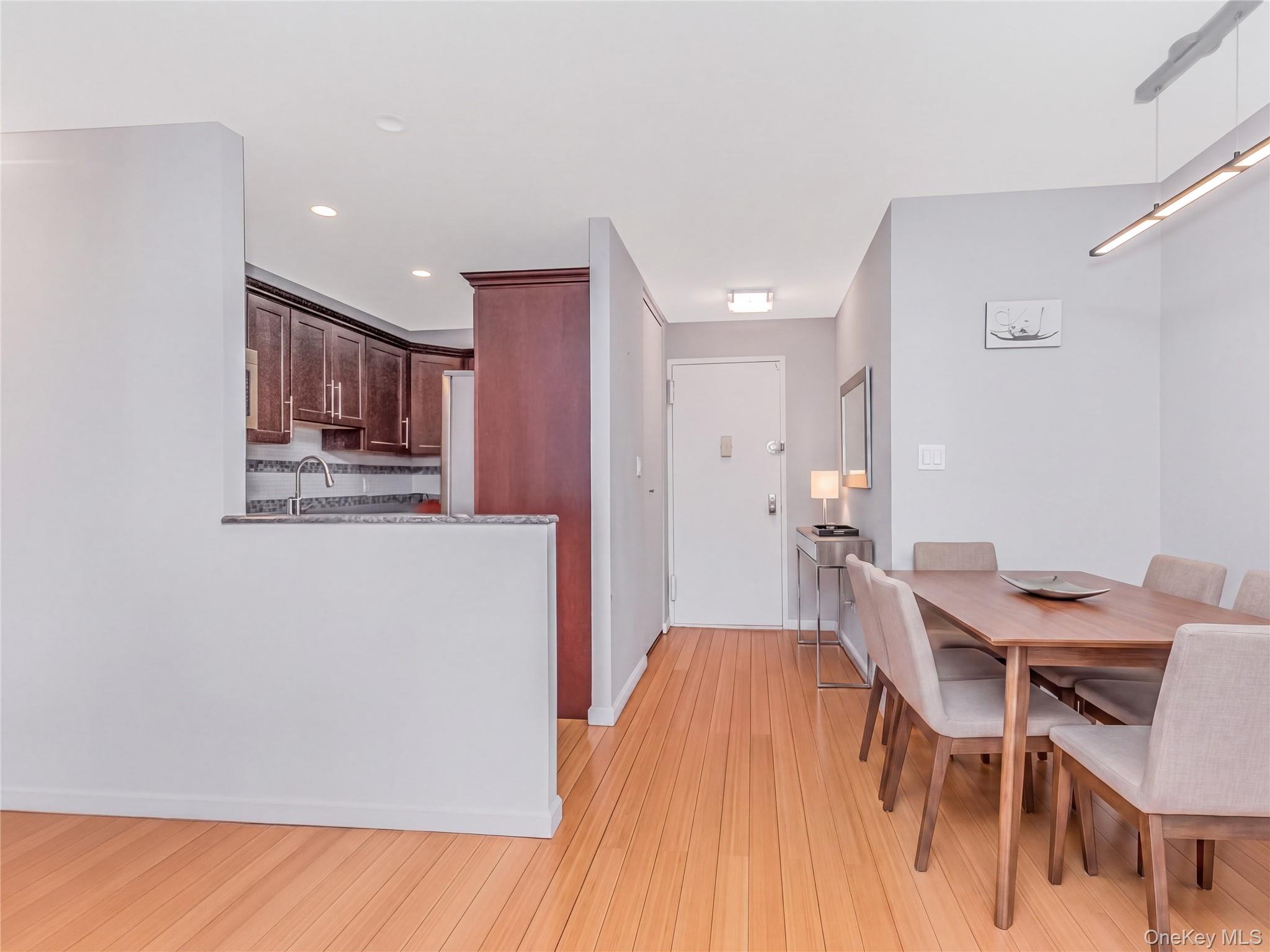 1874 Pelham Parkway 4a Property Photo 3