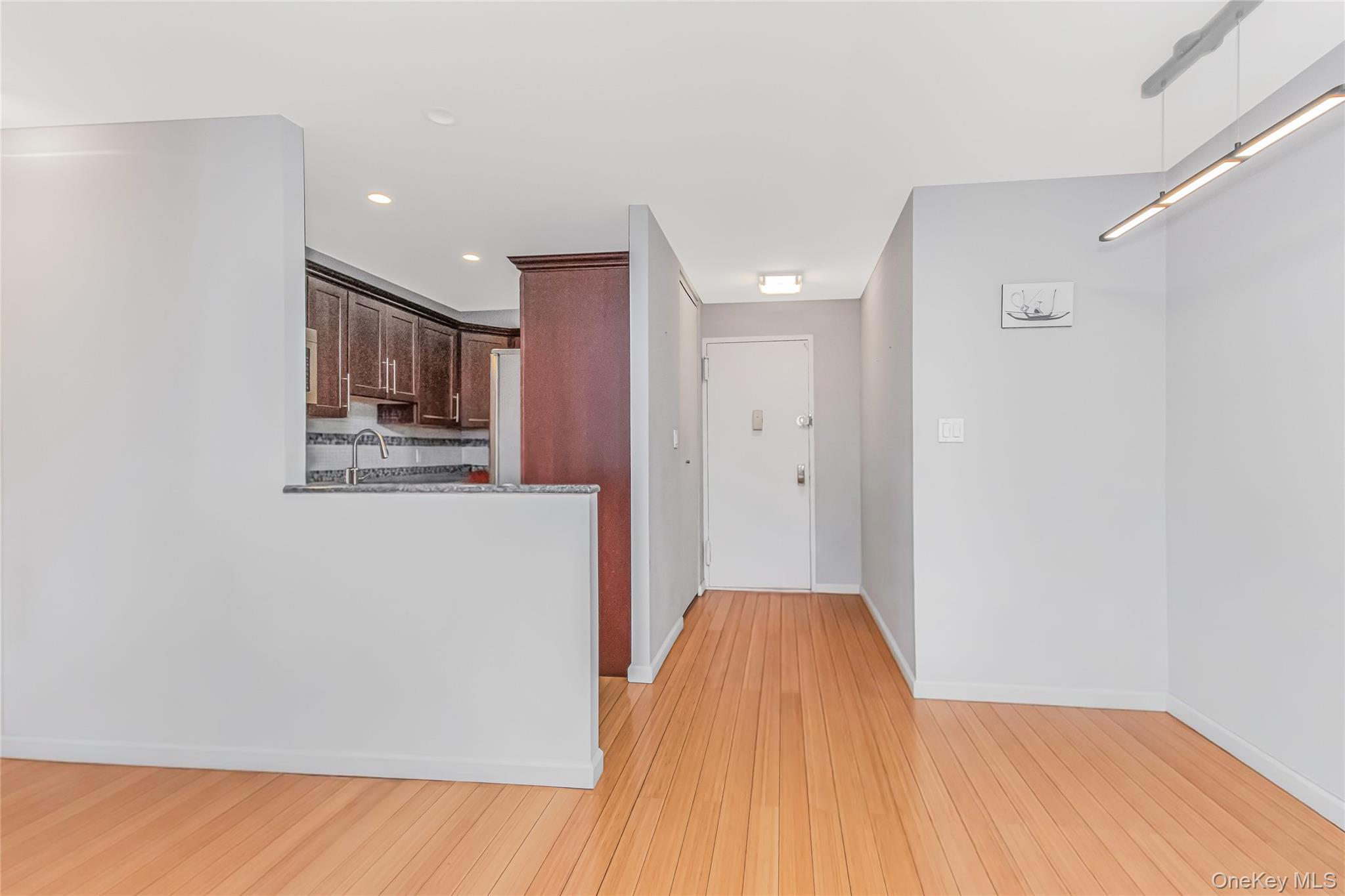 1874 Pelham Parkway 4a Property Photo 4