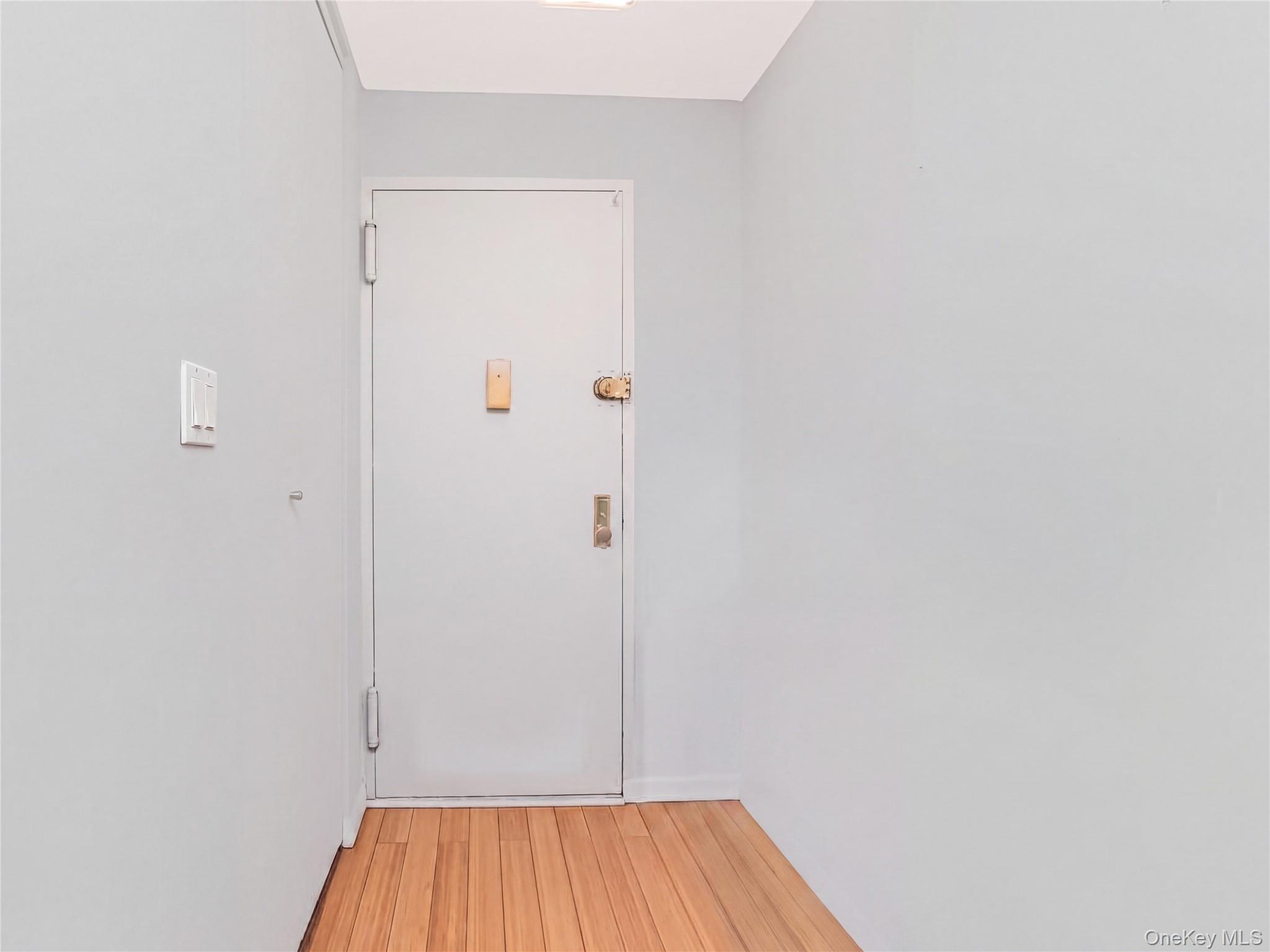 1874 Pelham Parkway 4a Property Photo 6