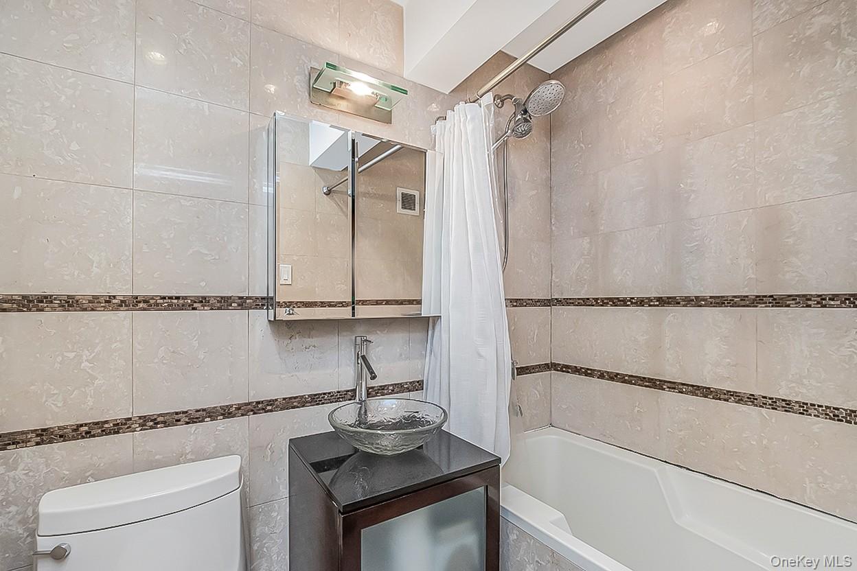 1874 Pelham Parkway 4a Property Photo 8