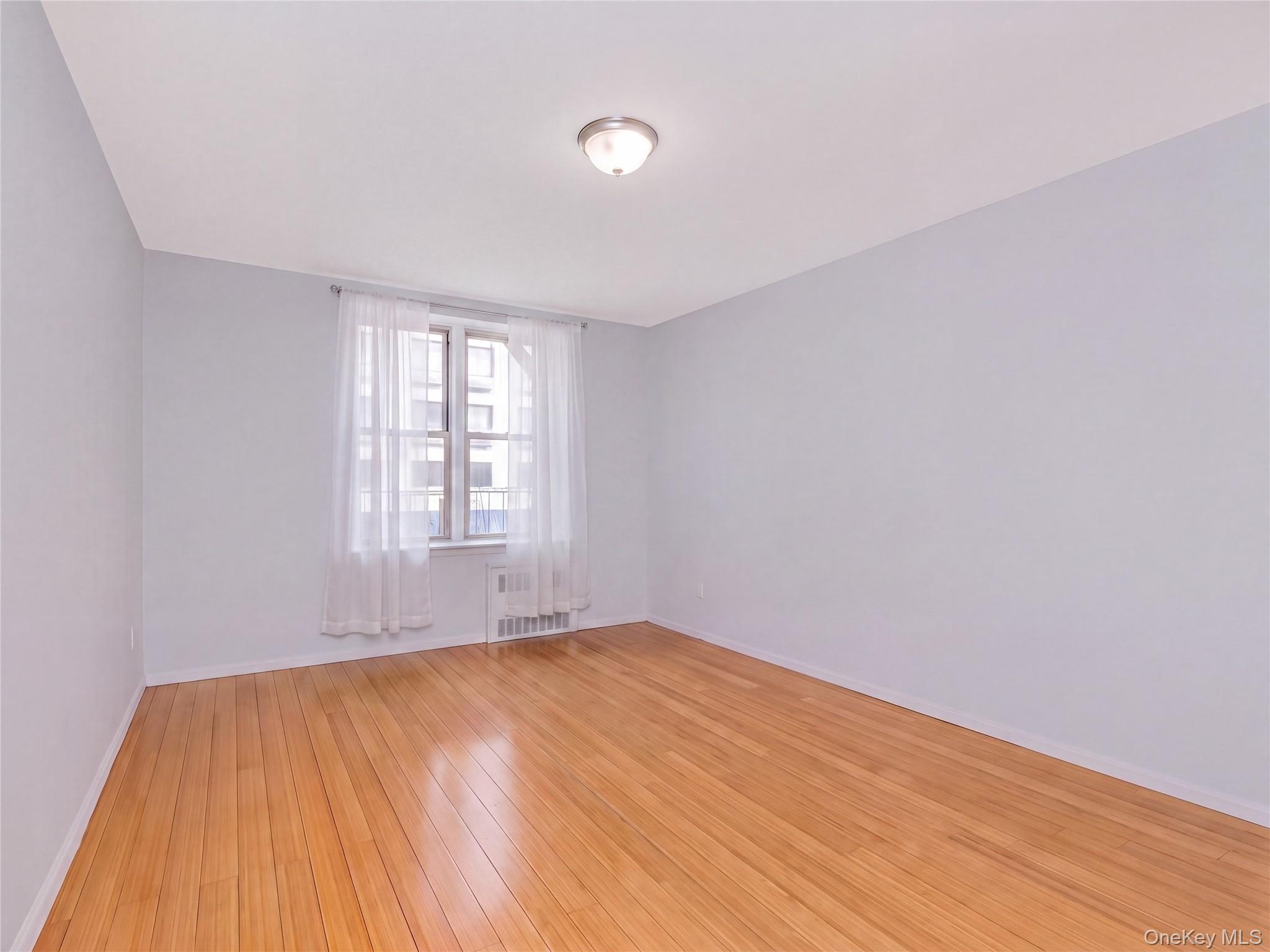 1874 Pelham Parkway 4a Property Photo 10