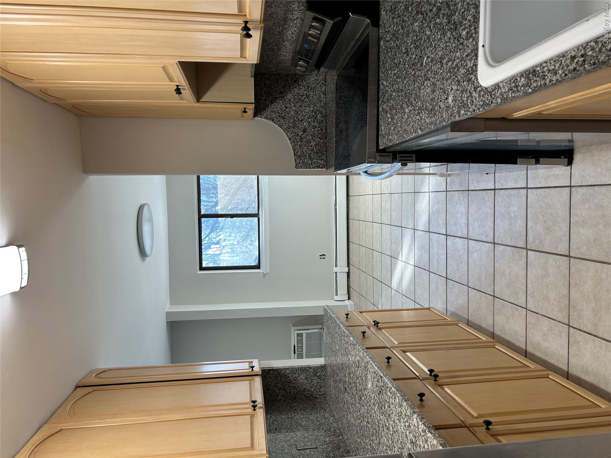 2 Secora Road C7 Property Photo 5