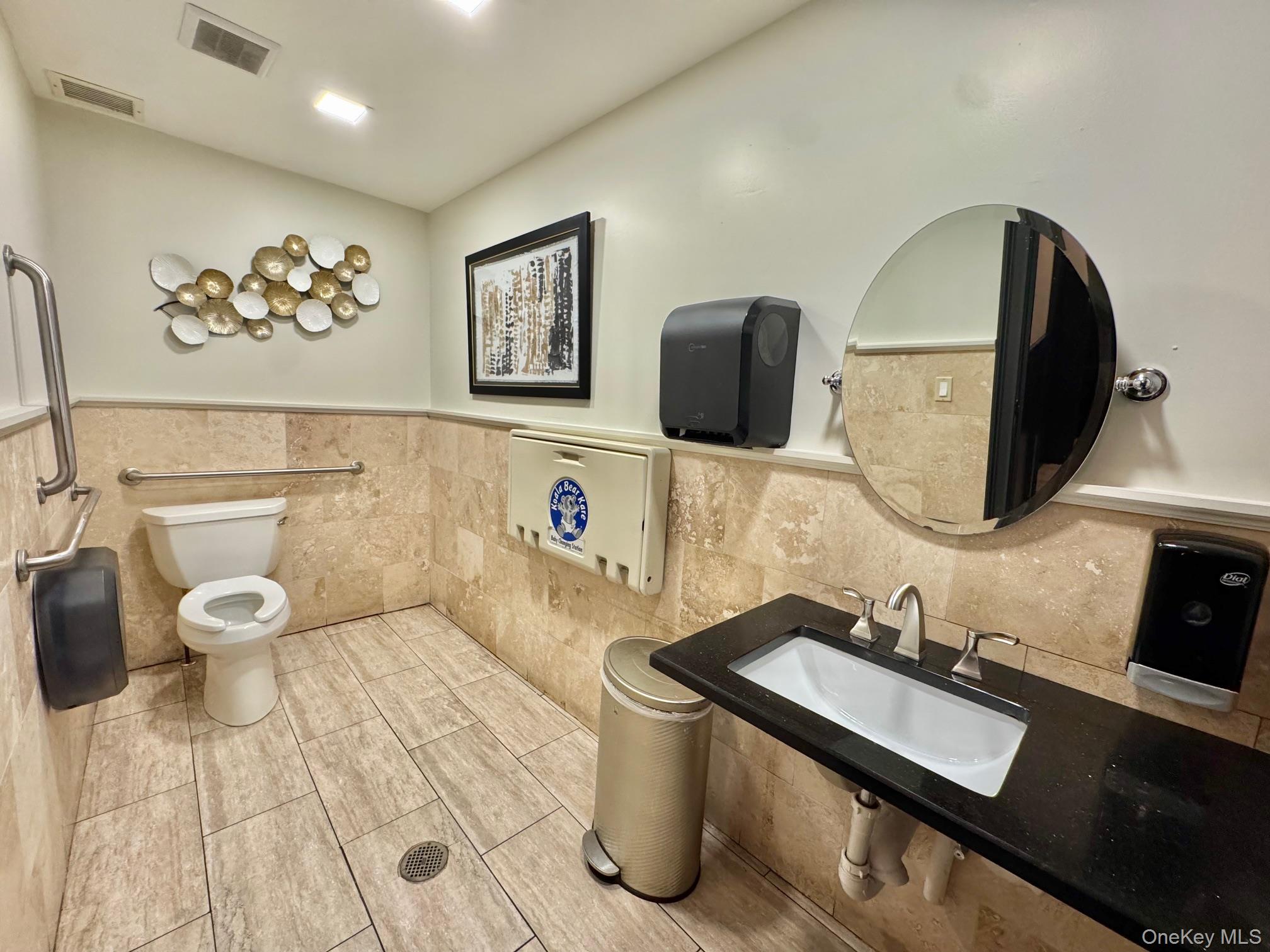 3943 Merrick Road Property Photo 26