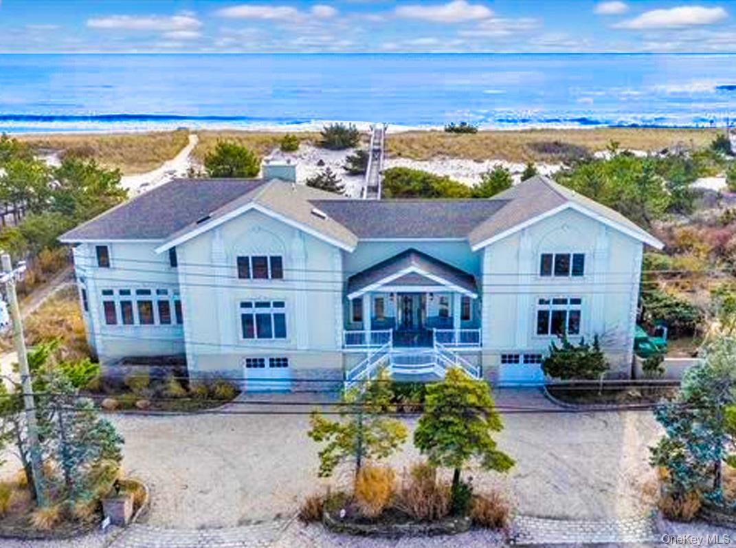 605 Dune Road Property Photo 1