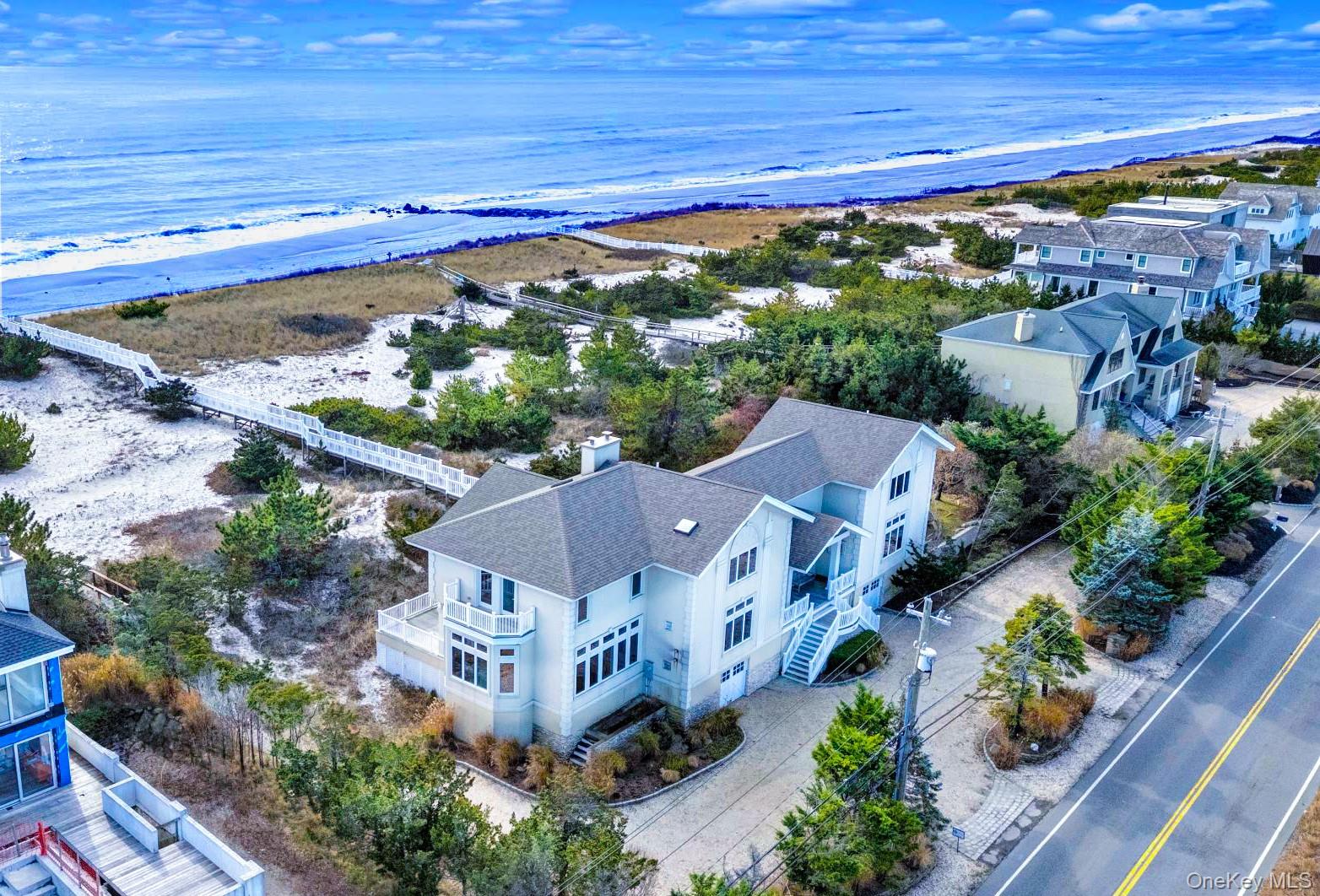 605 Dune Road Property Photo 2