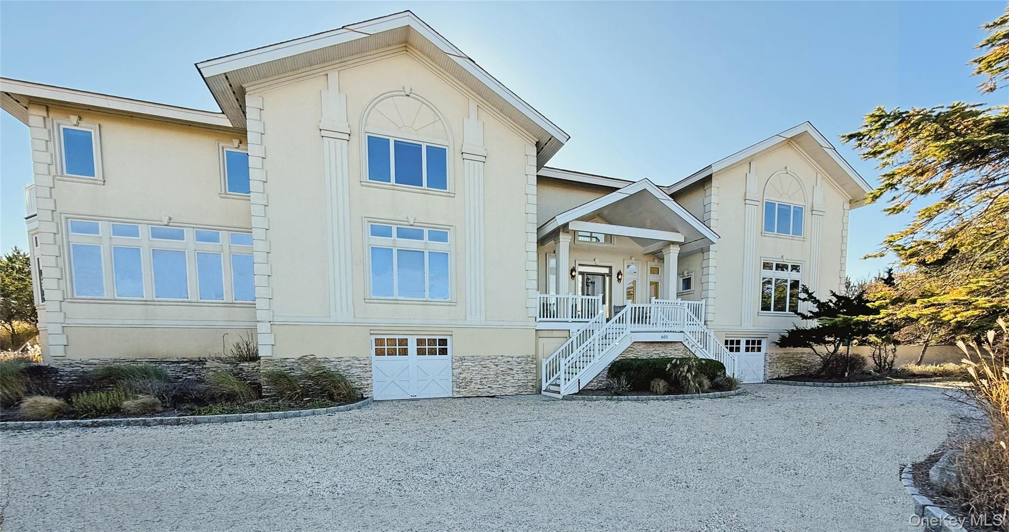 605 Dune Road Property Photo 4