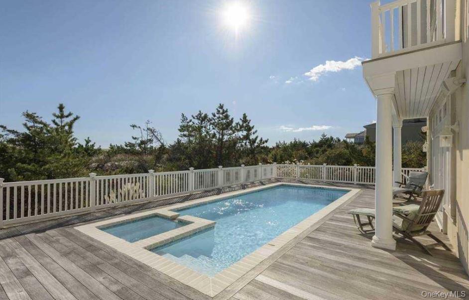 605 Dune Road Property Photo 8