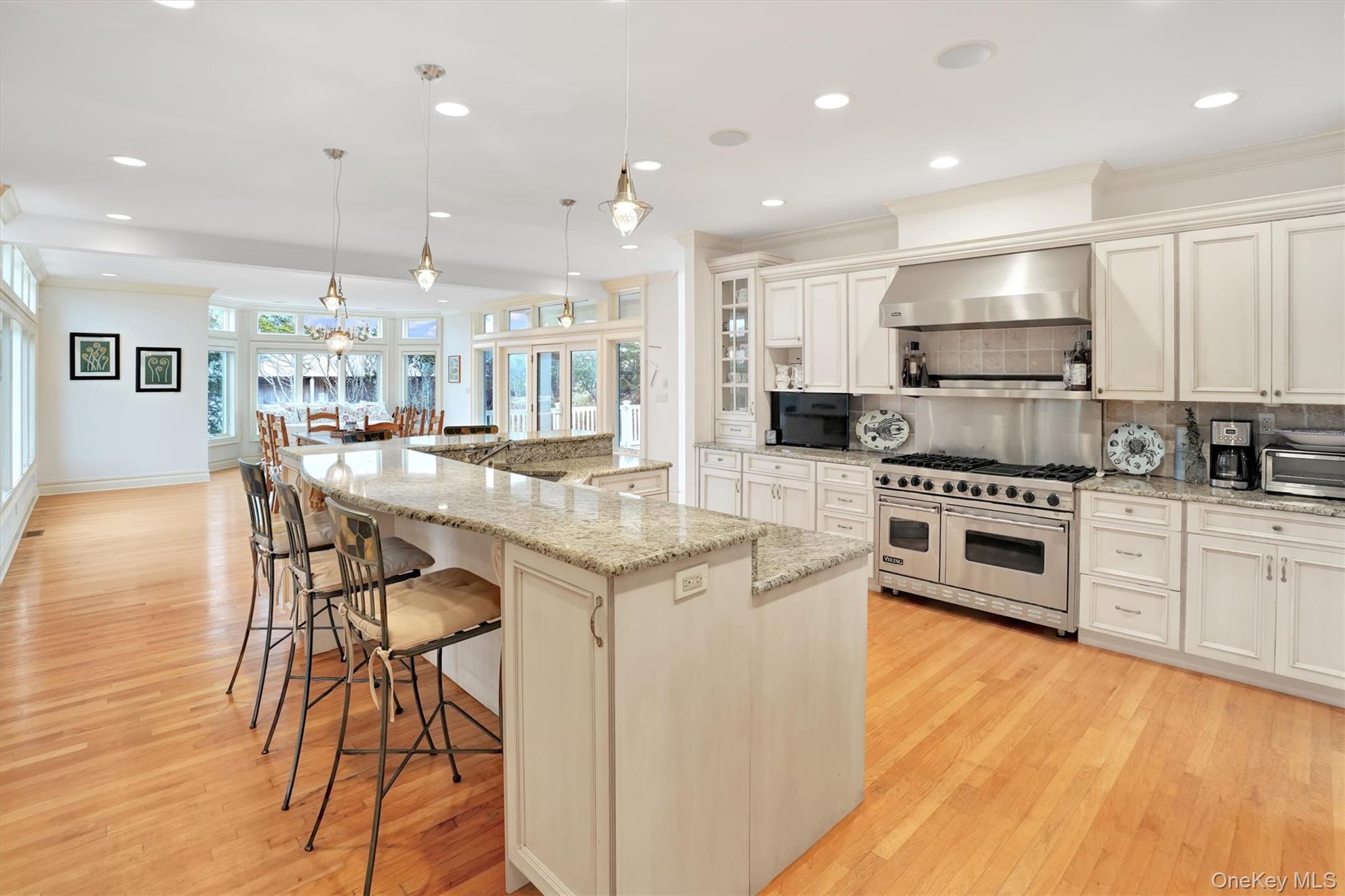 605 Dune Road Property Photo 10