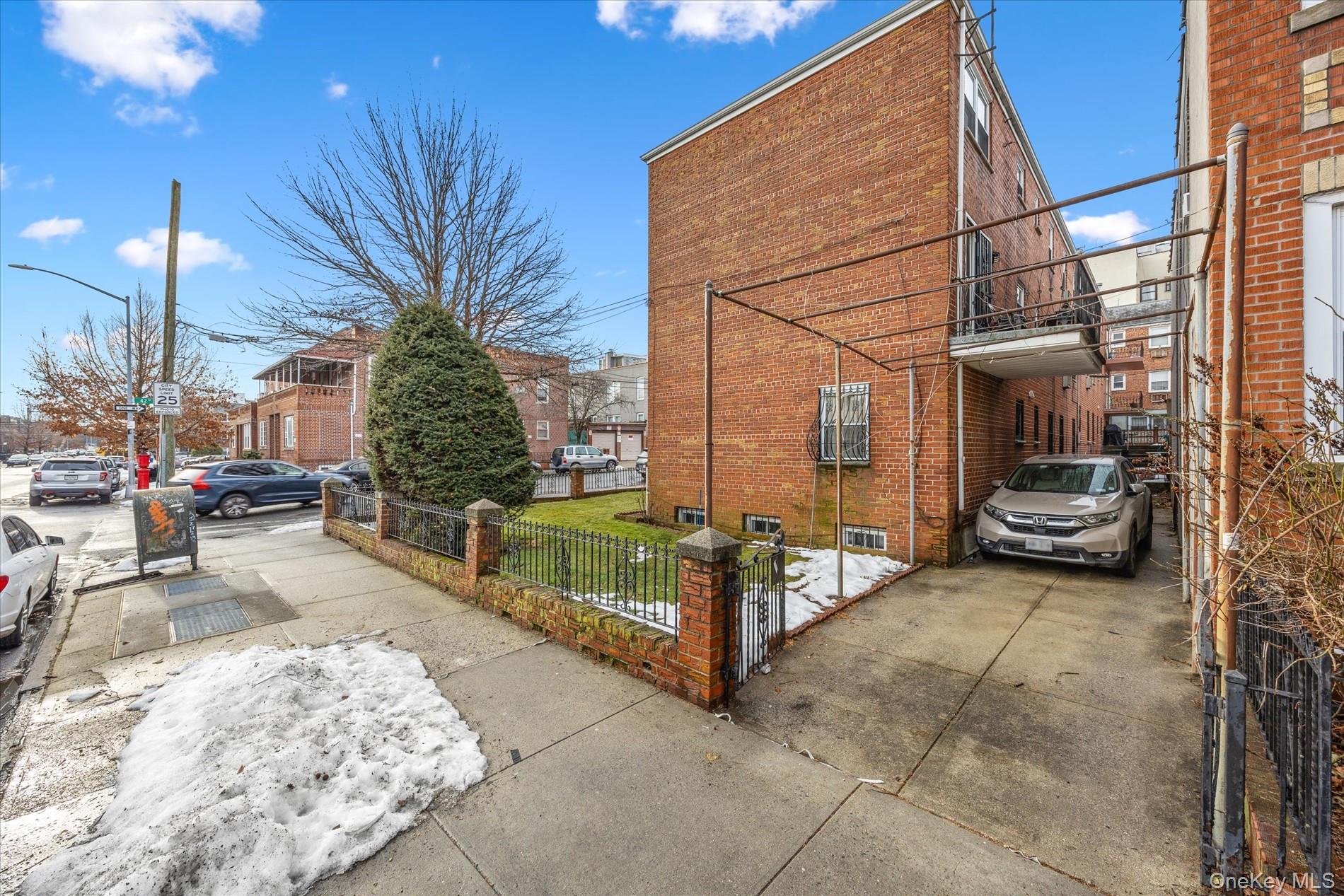 2504 42nd Street Property Photo 4