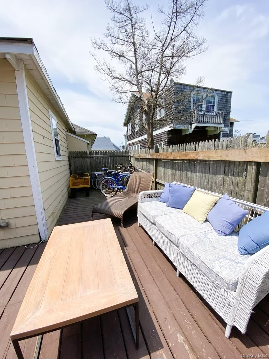 298 Cottage Walk Property Photo 12