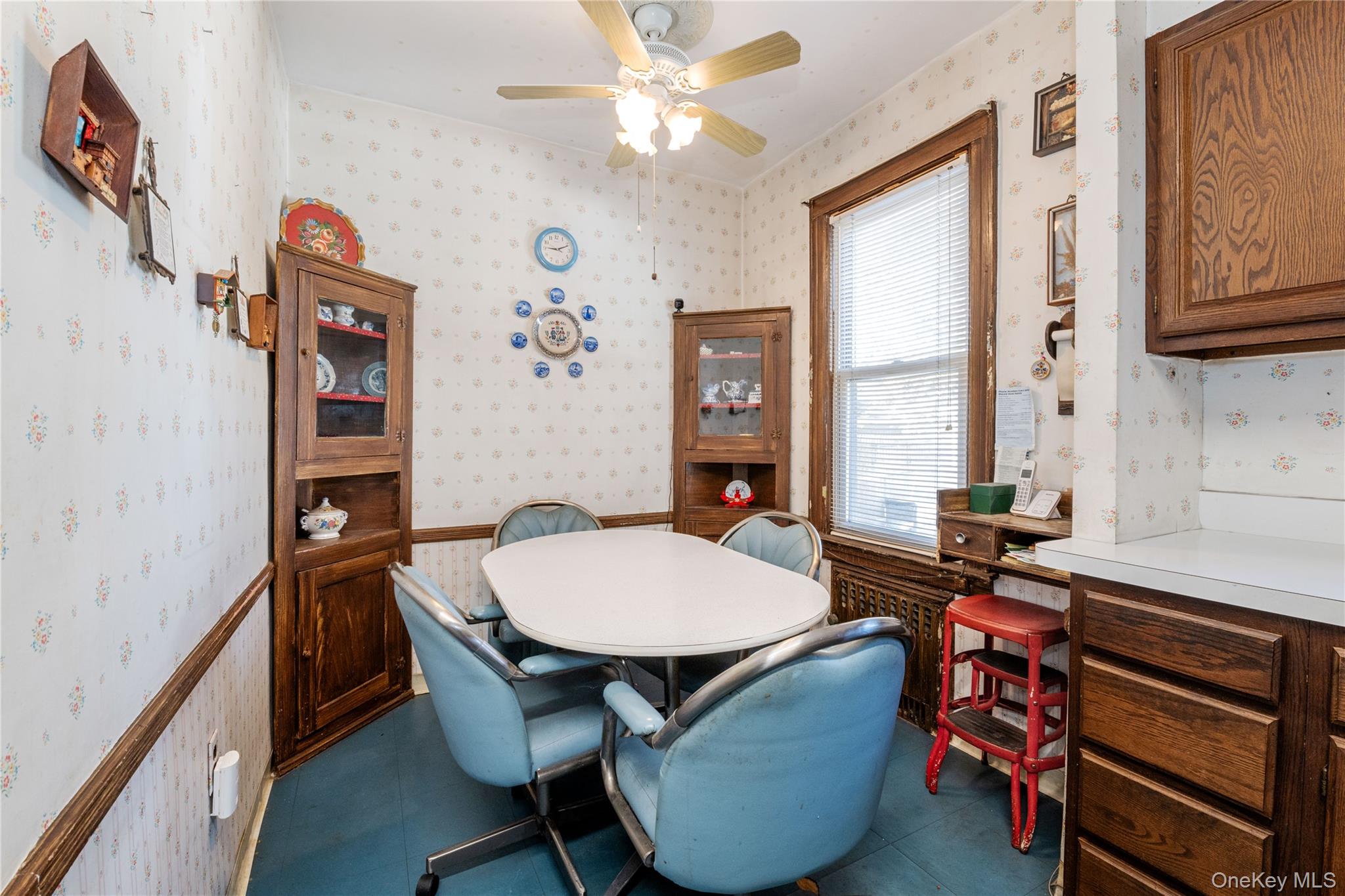 1328 E 35th Street Property Photo 4