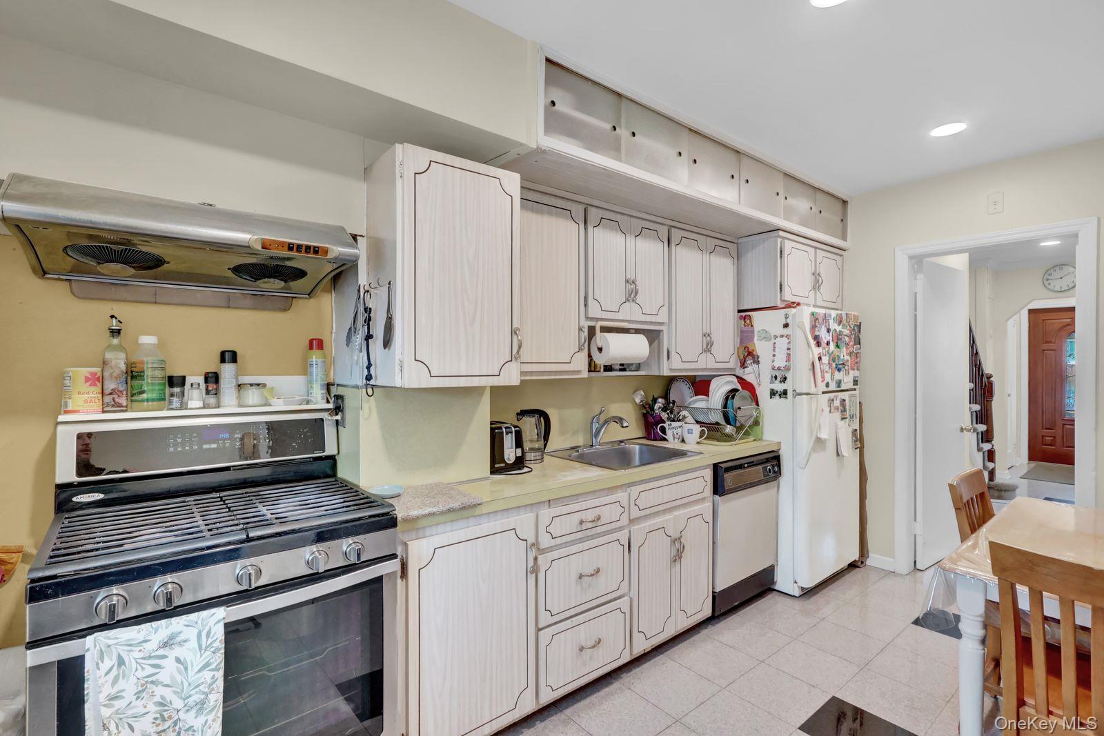 8415 259th Street Property Photo 4