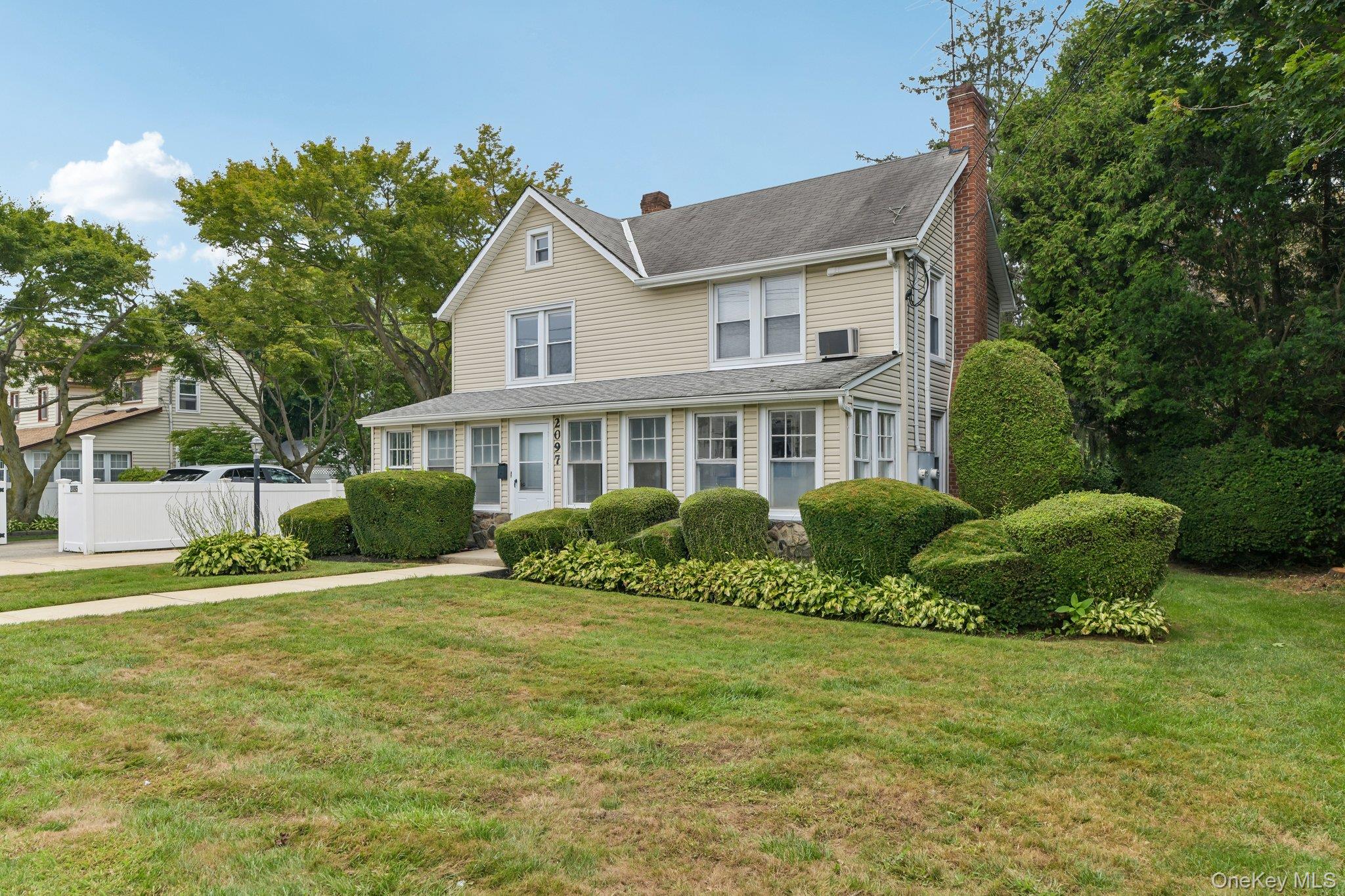 2097 Washington Avenue Property Photo 4