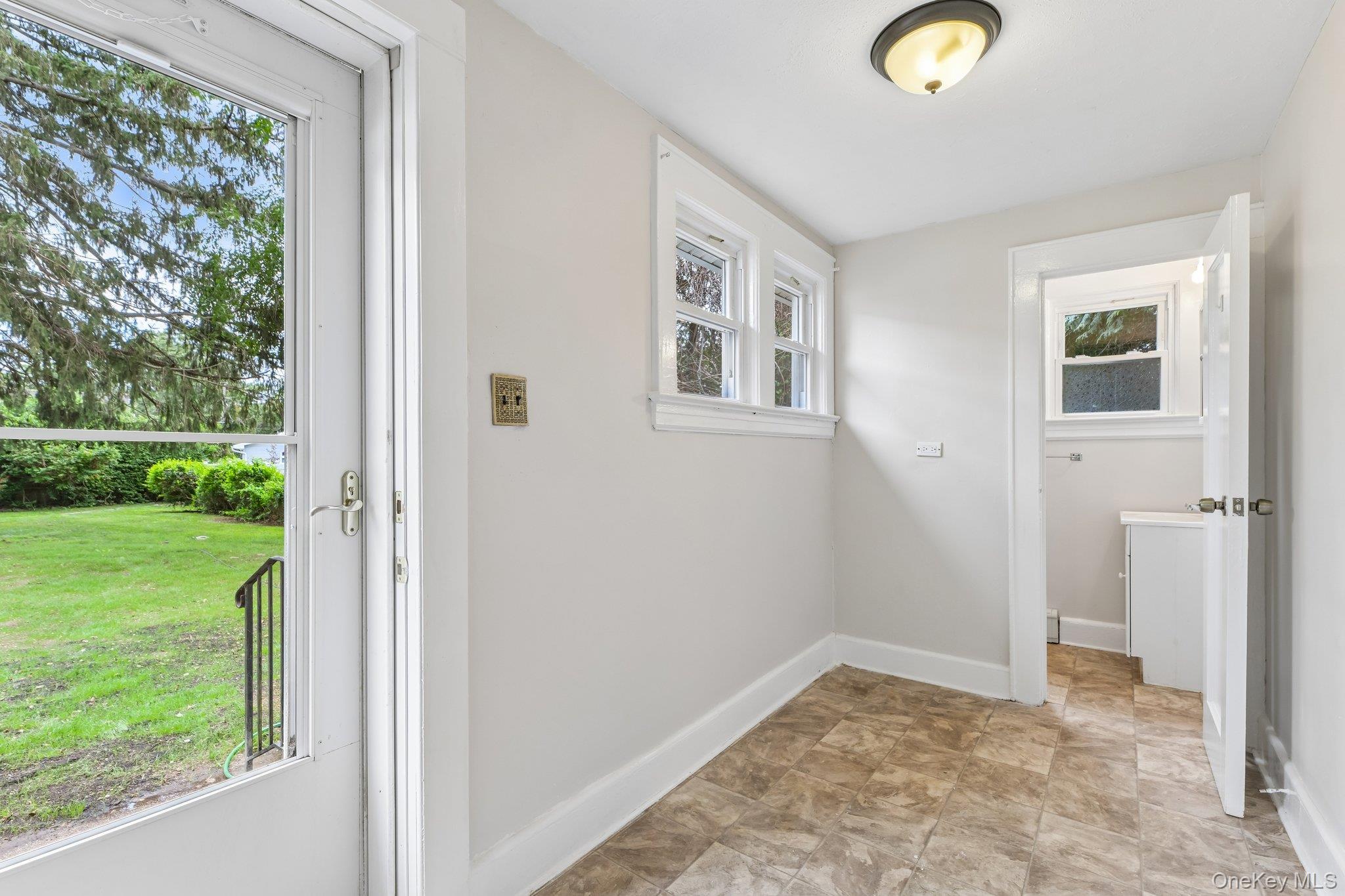 2097 Washington Avenue Property Photo 17