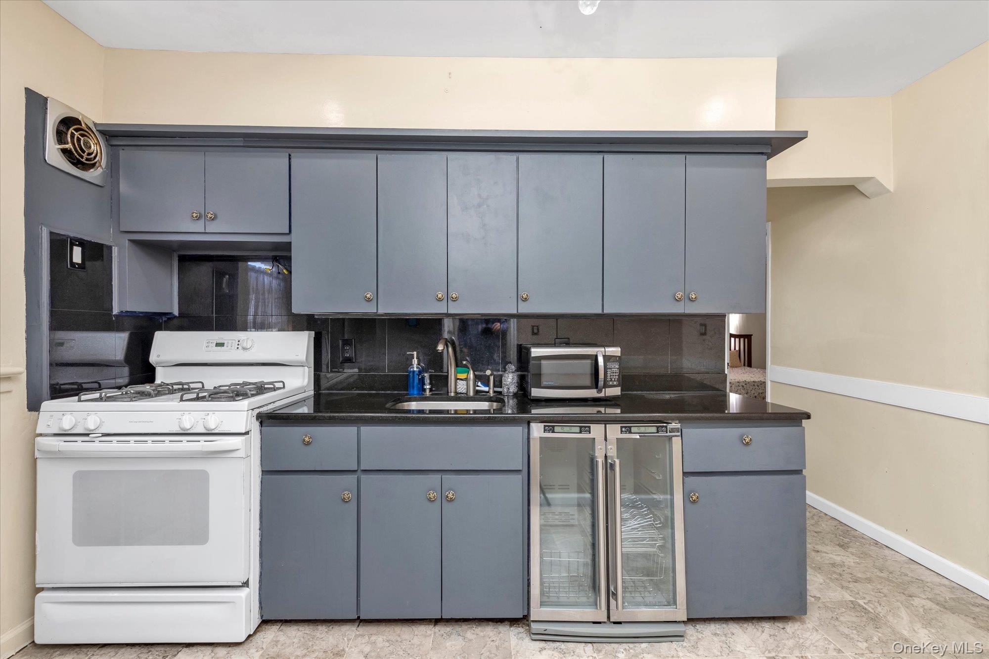 112 Ann Street Property Photo 7