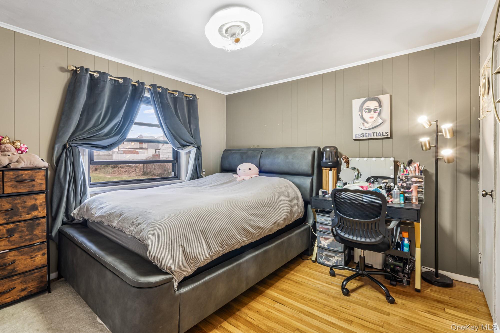 1907 166th Street Lower Property Photo 6
