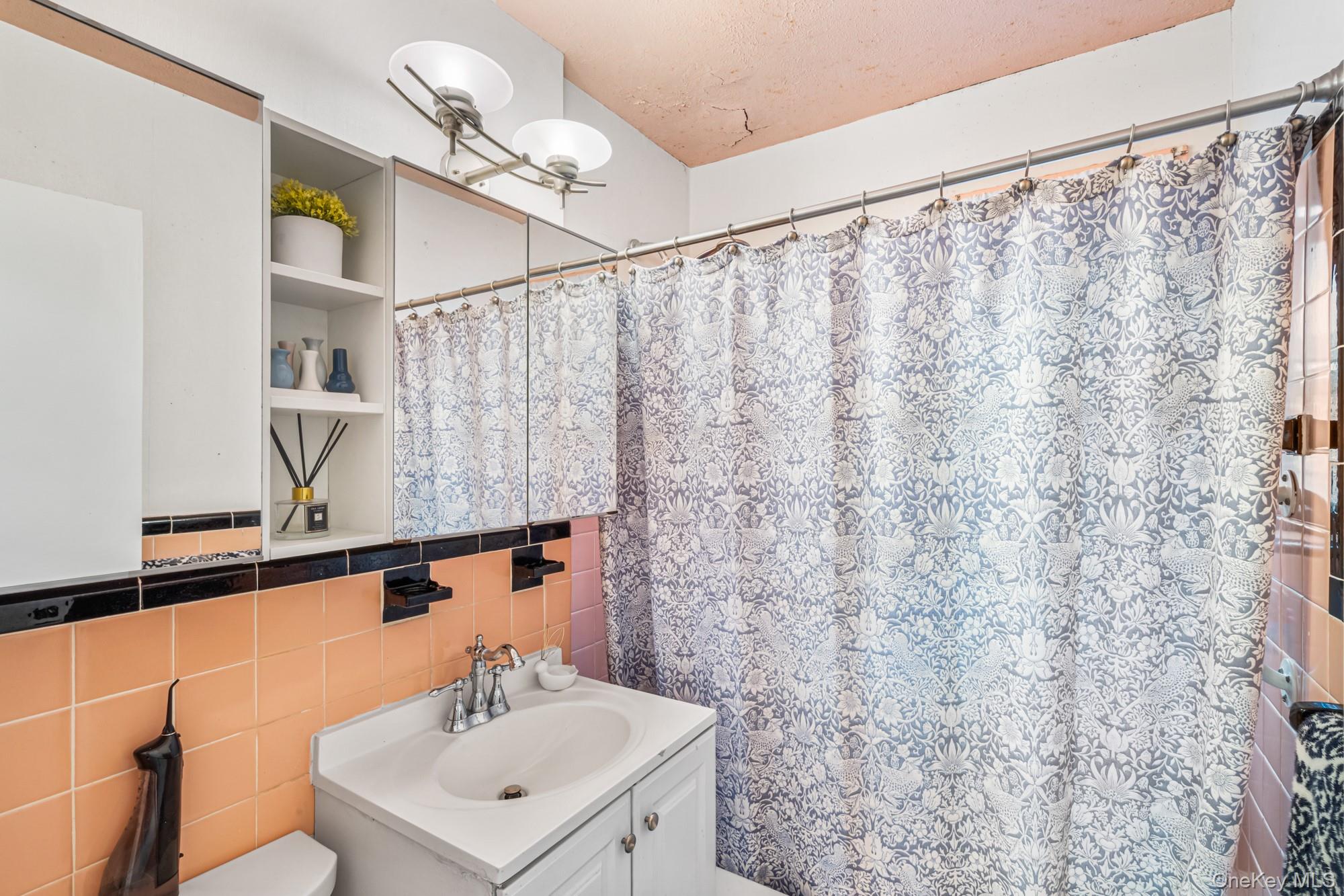 1907 166th Street Lower Property Photo 8